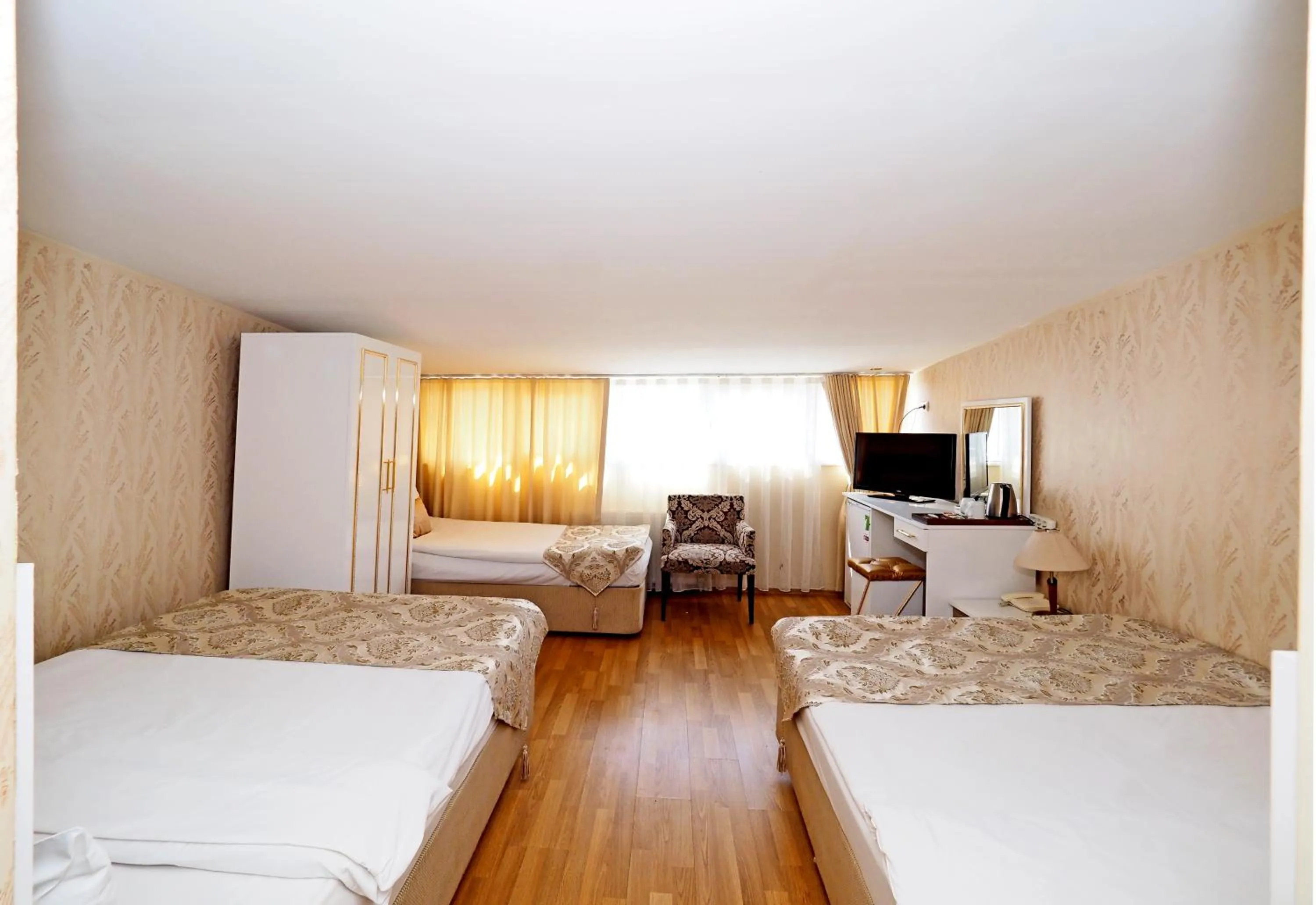 Photo of the whole room, Bed in Nagehan Hotel Old City