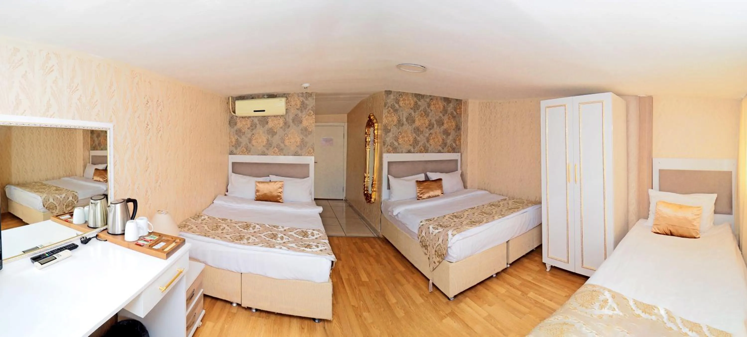 Photo of the whole room, Bed in Nagehan Hotel Old City