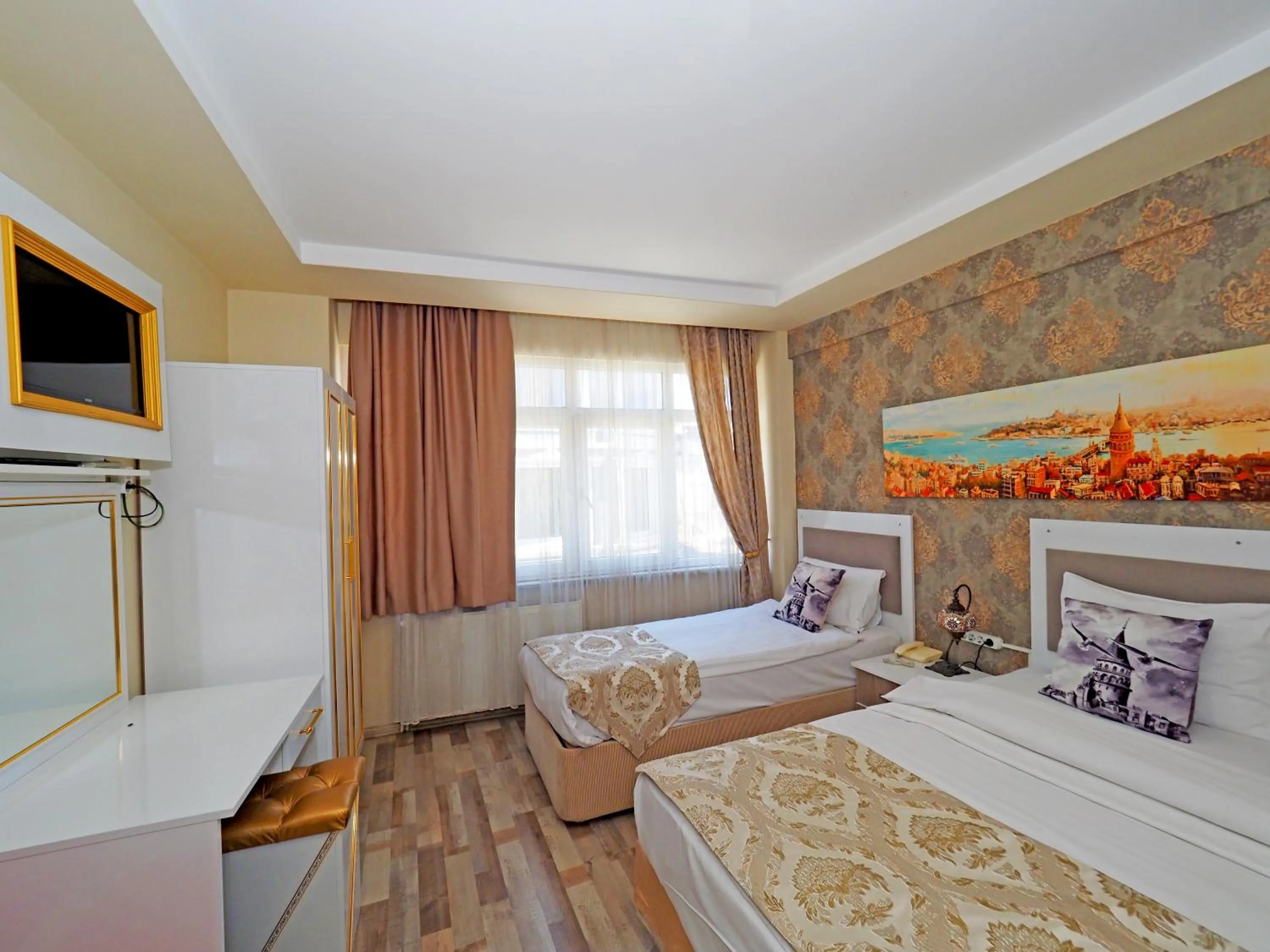 Photo of the whole room, Bed in Nagehan Hotel Old City