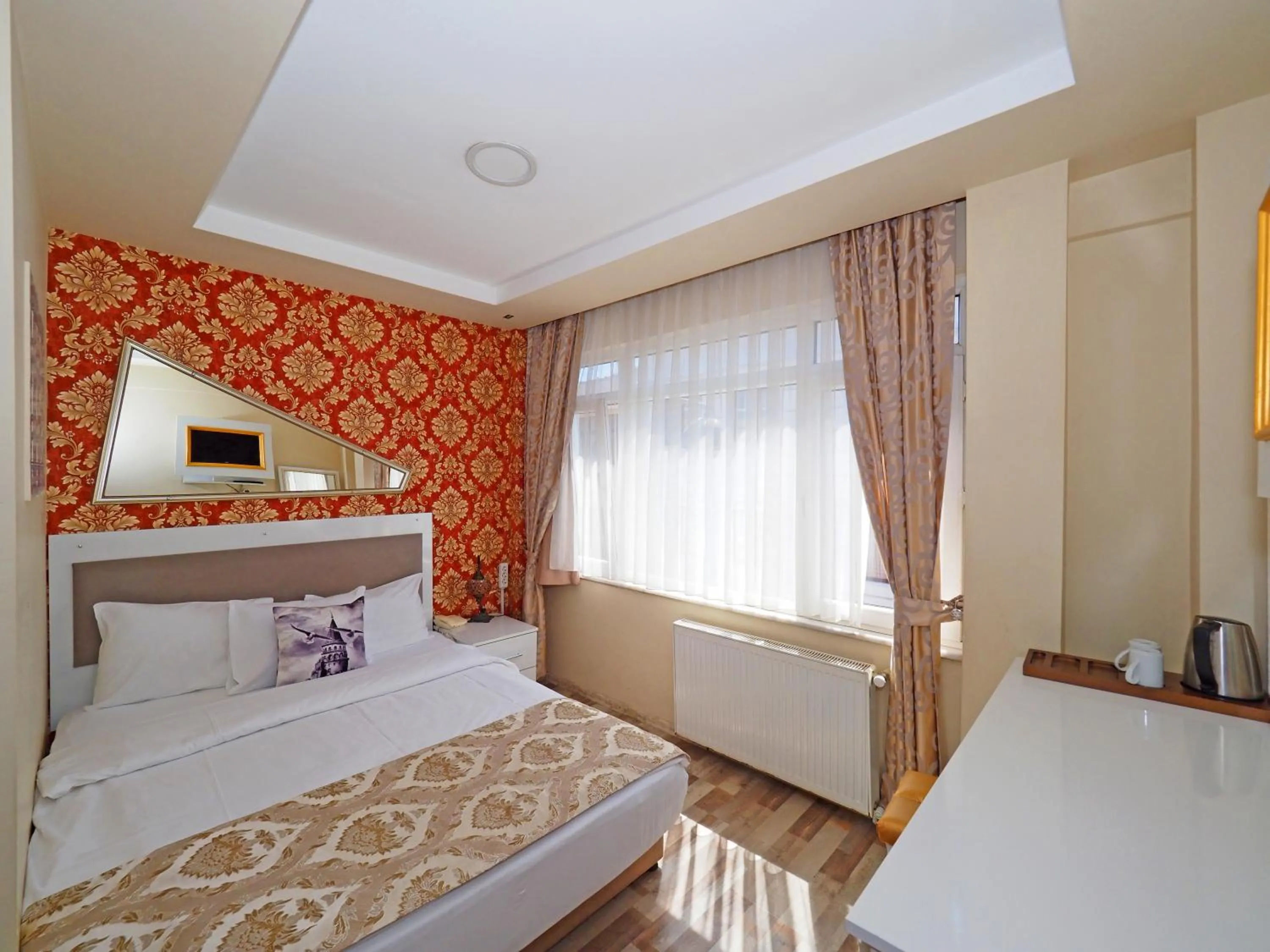 Photo of the whole room, Bed in Nagehan Hotel Old City