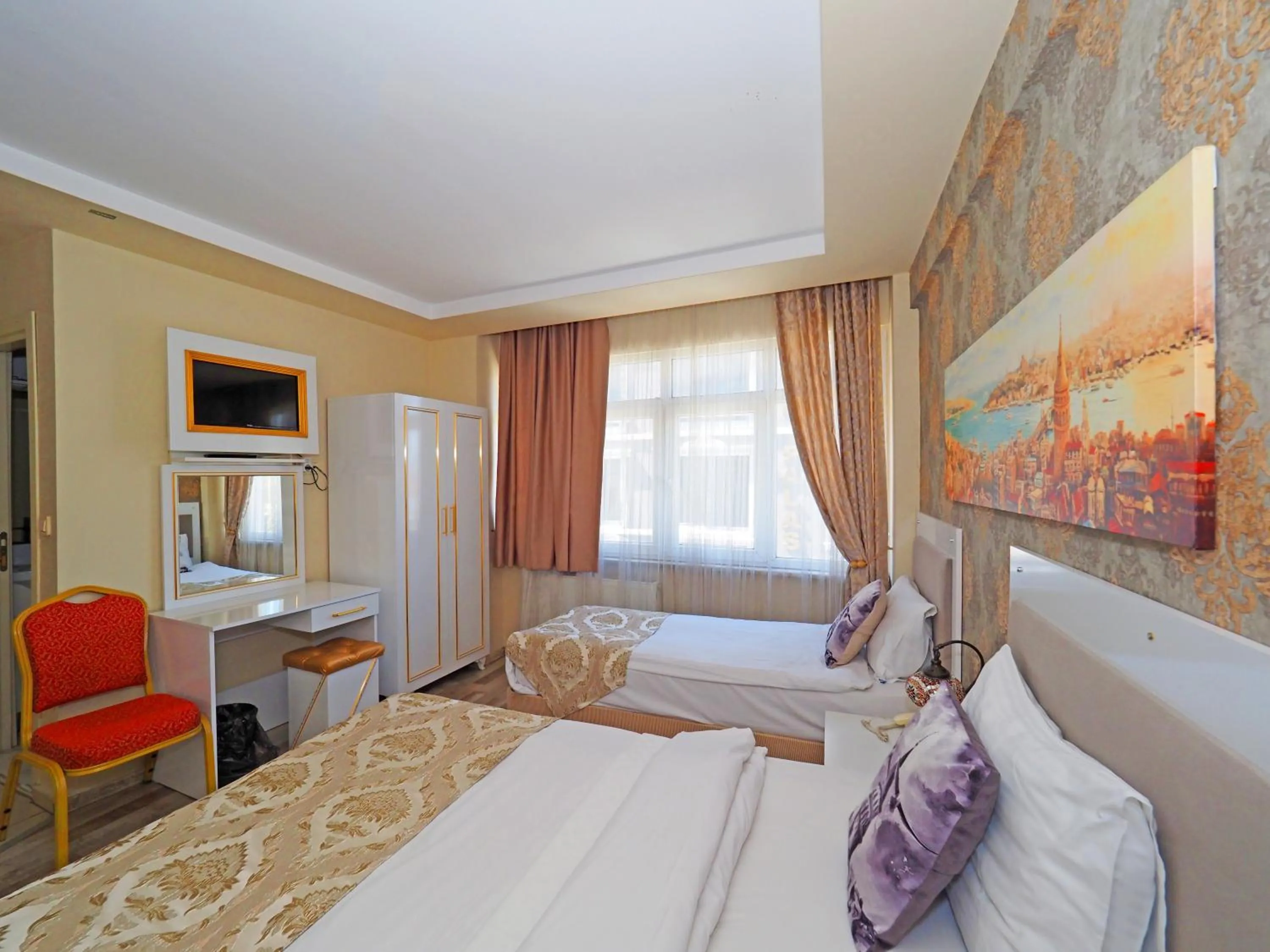 Photo of the whole room, Bed in Nagehan Hotel Old City