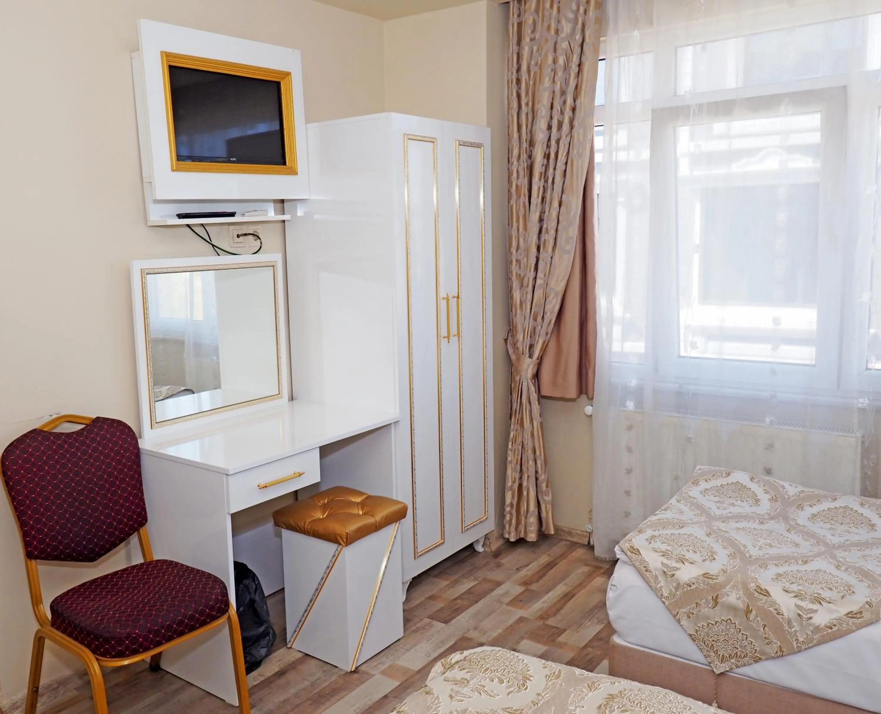 Photo of the whole room, Bed in Nagehan Hotel Old City