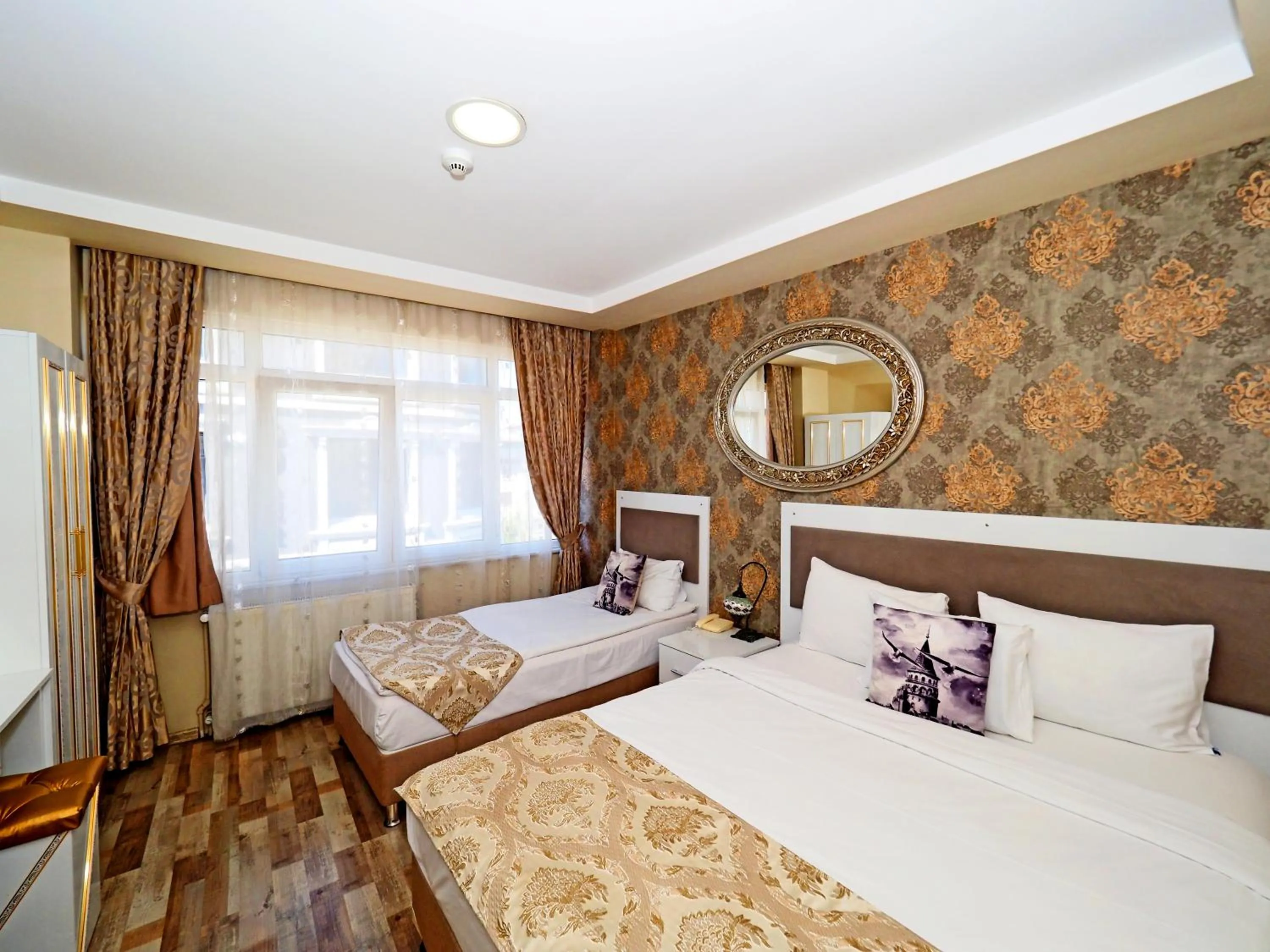 Photo of the whole room, Bed in Nagehan Hotel Old City