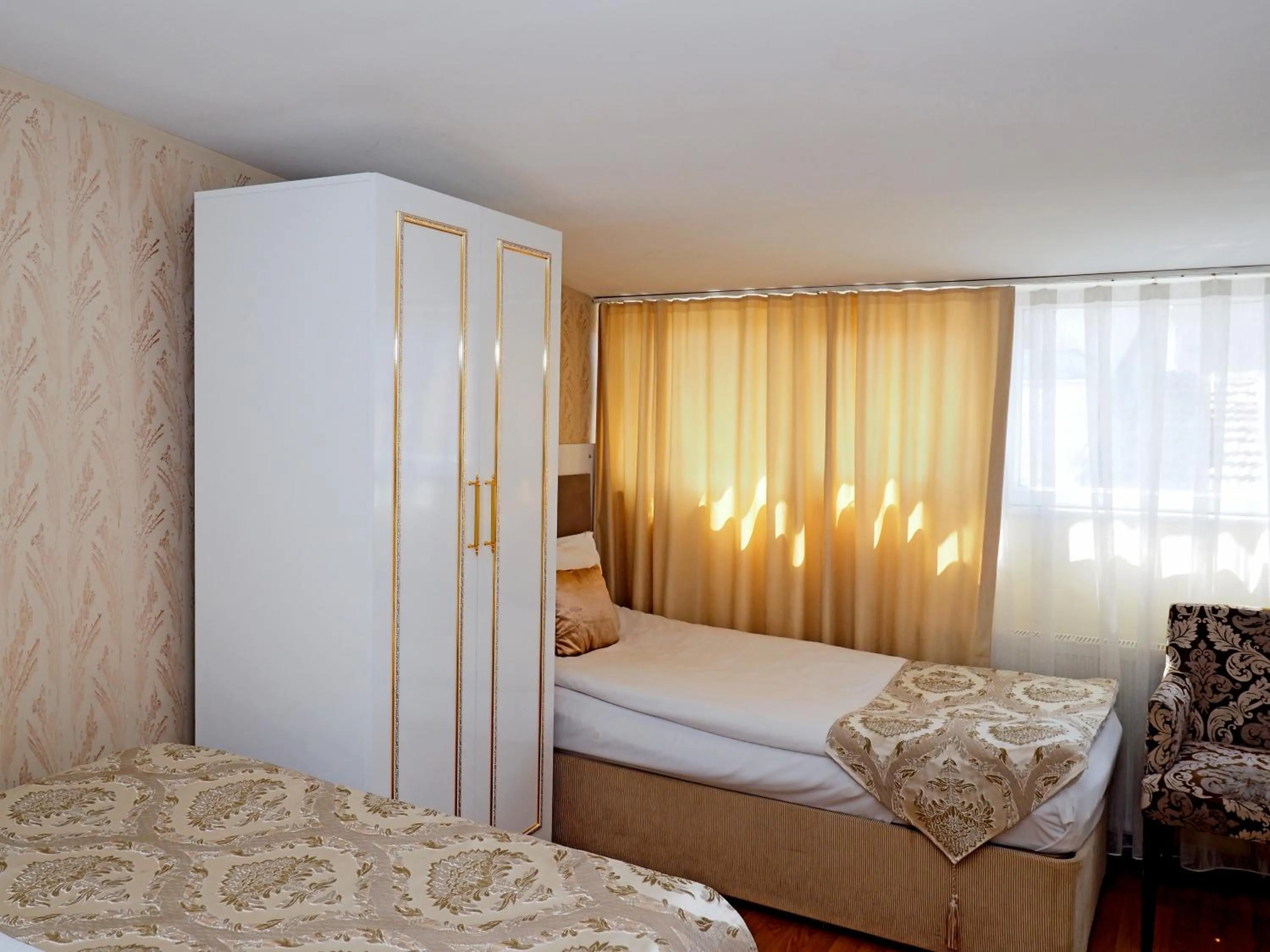 Photo of the whole room, Bed in Nagehan Hotel Old City