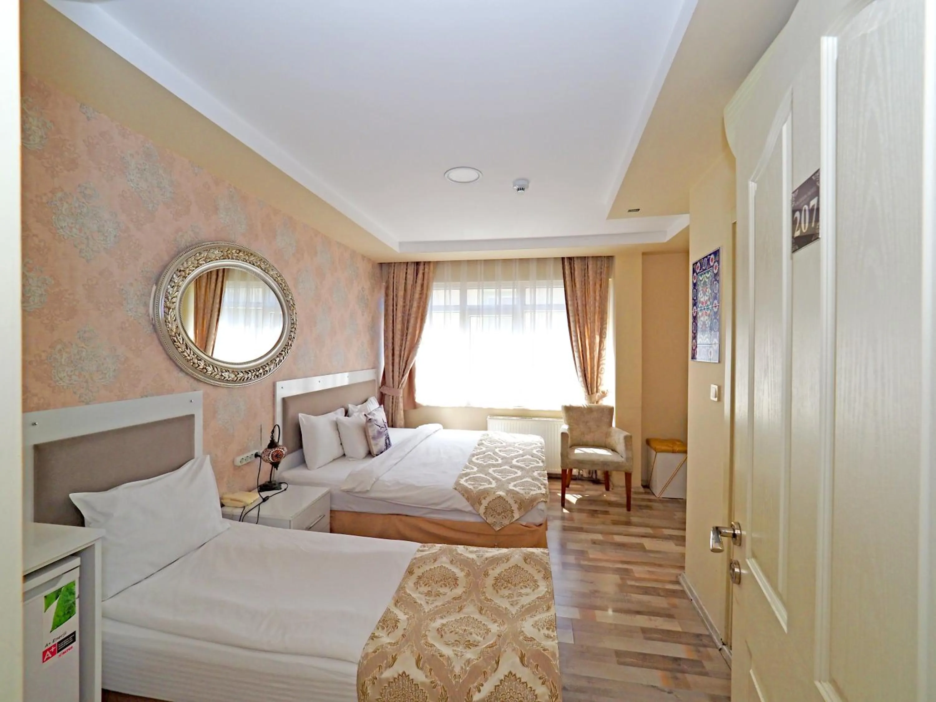 Photo of the whole room, Bed in Nagehan Hotel Old City