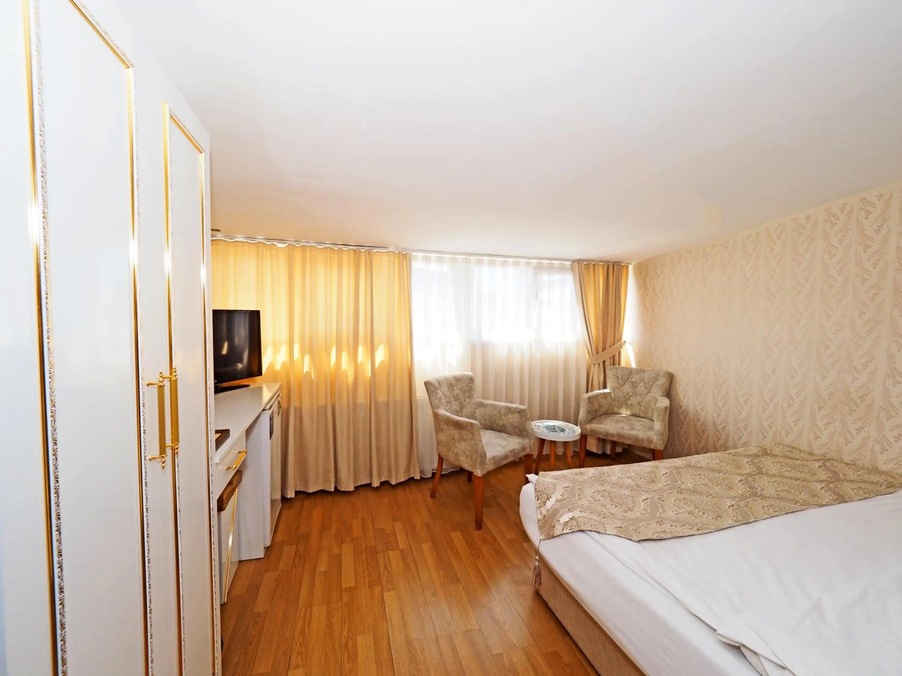 Photo of the whole room, Bed in Nagehan Hotel Old City