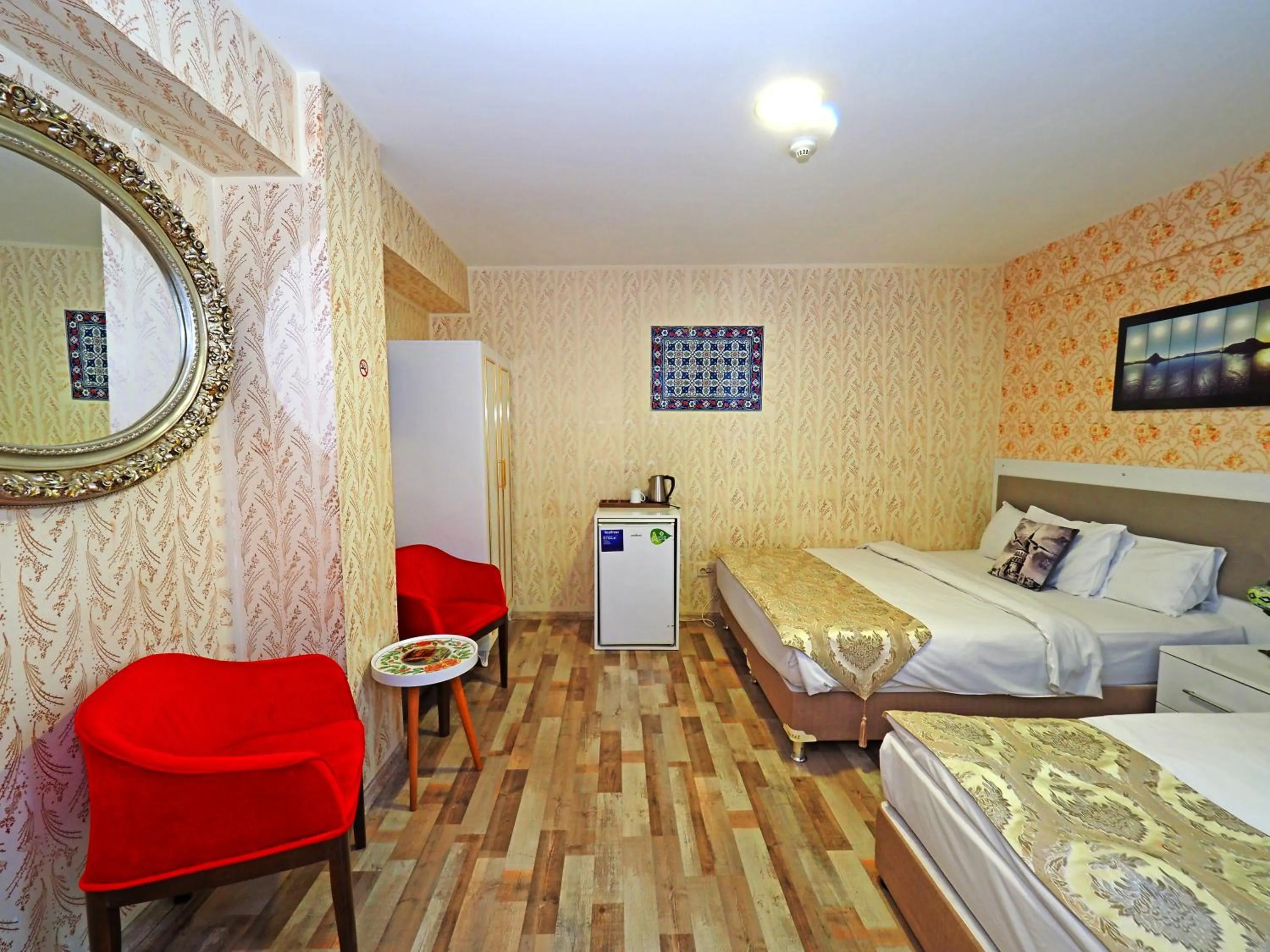 Photo of the whole room, Bed in Nagehan Hotel Old City