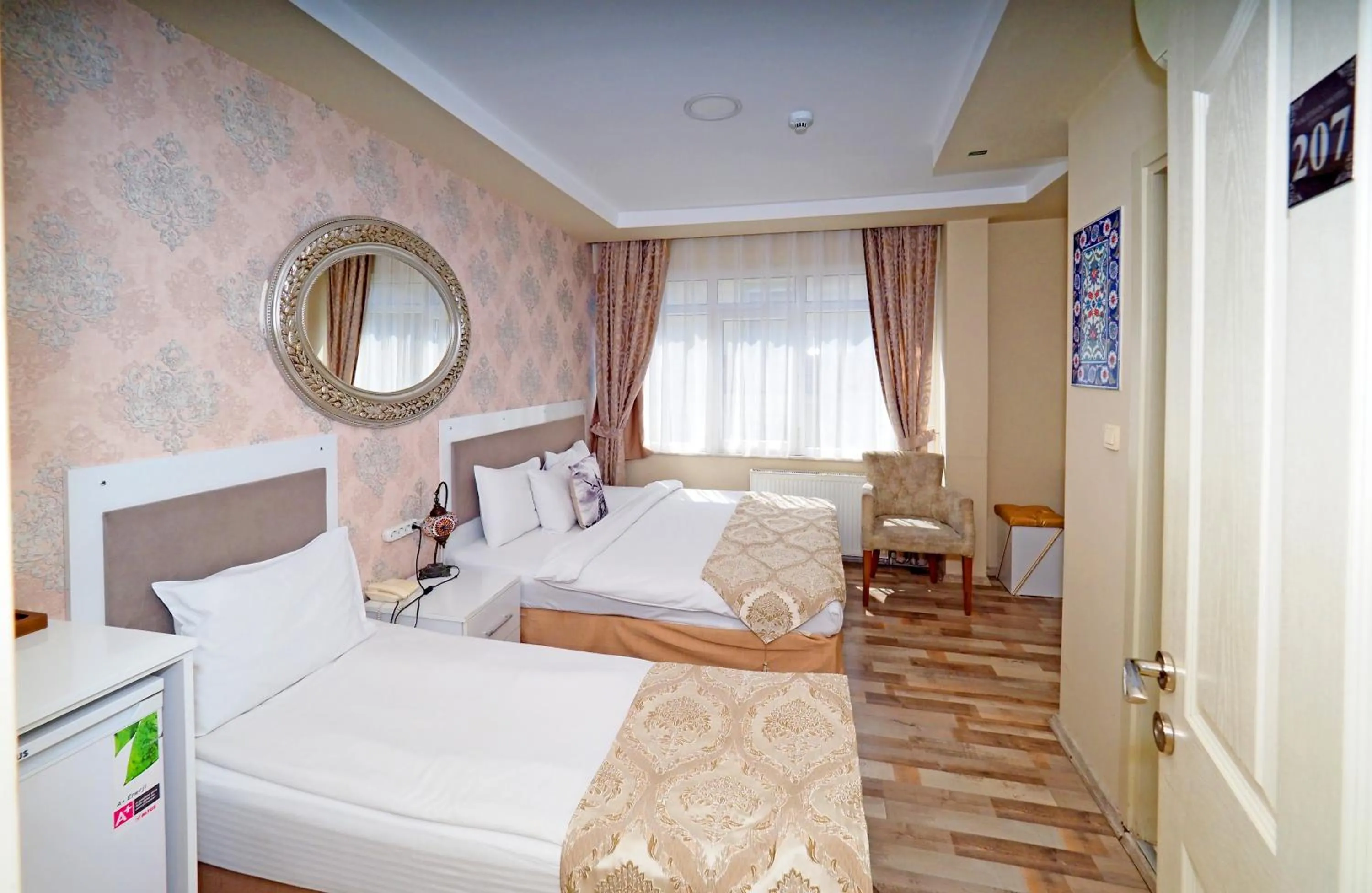 Photo of the whole room, Bed in Nagehan Hotel Old City
