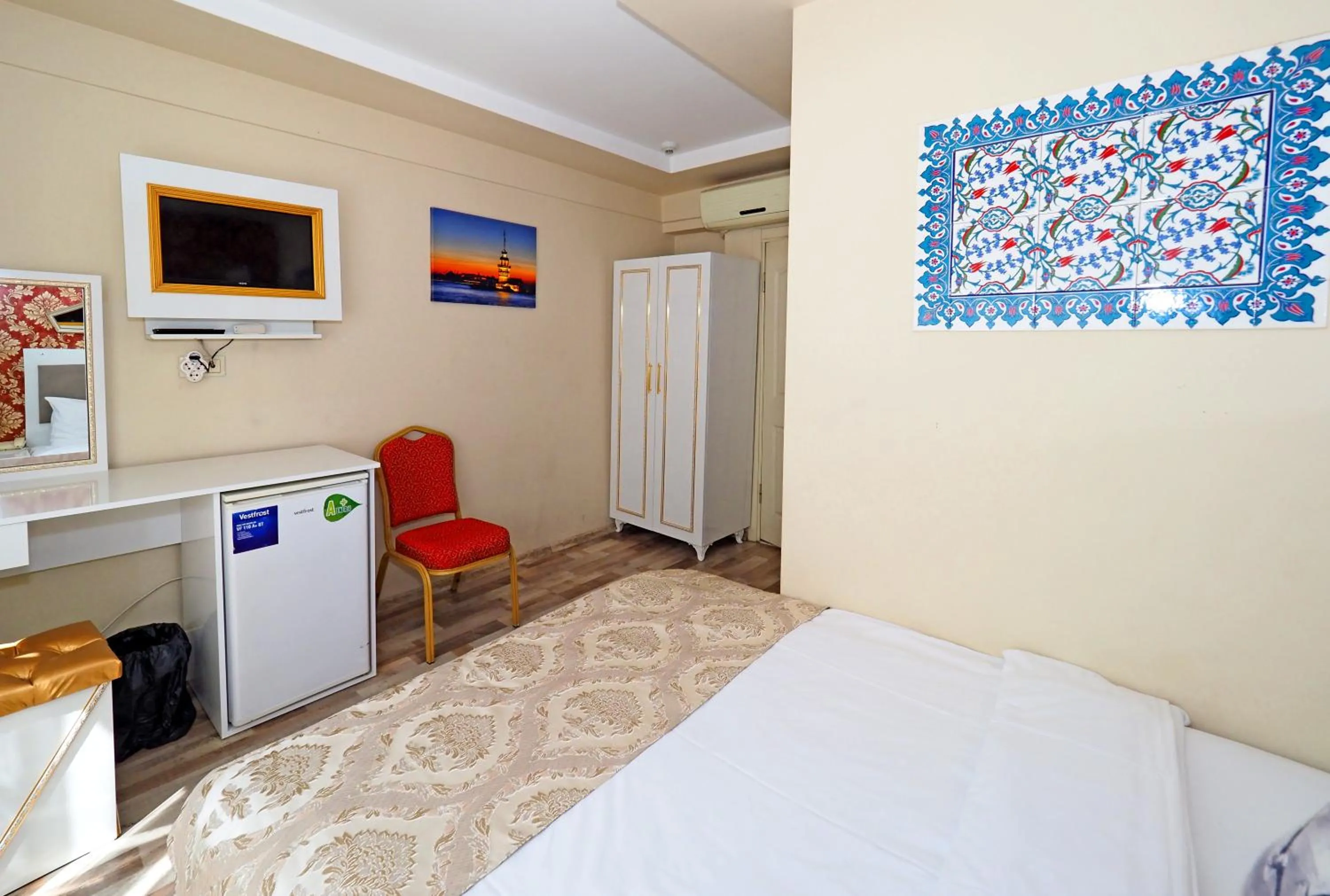 TV and multimedia, Bed in Nagehan Hotel Old City