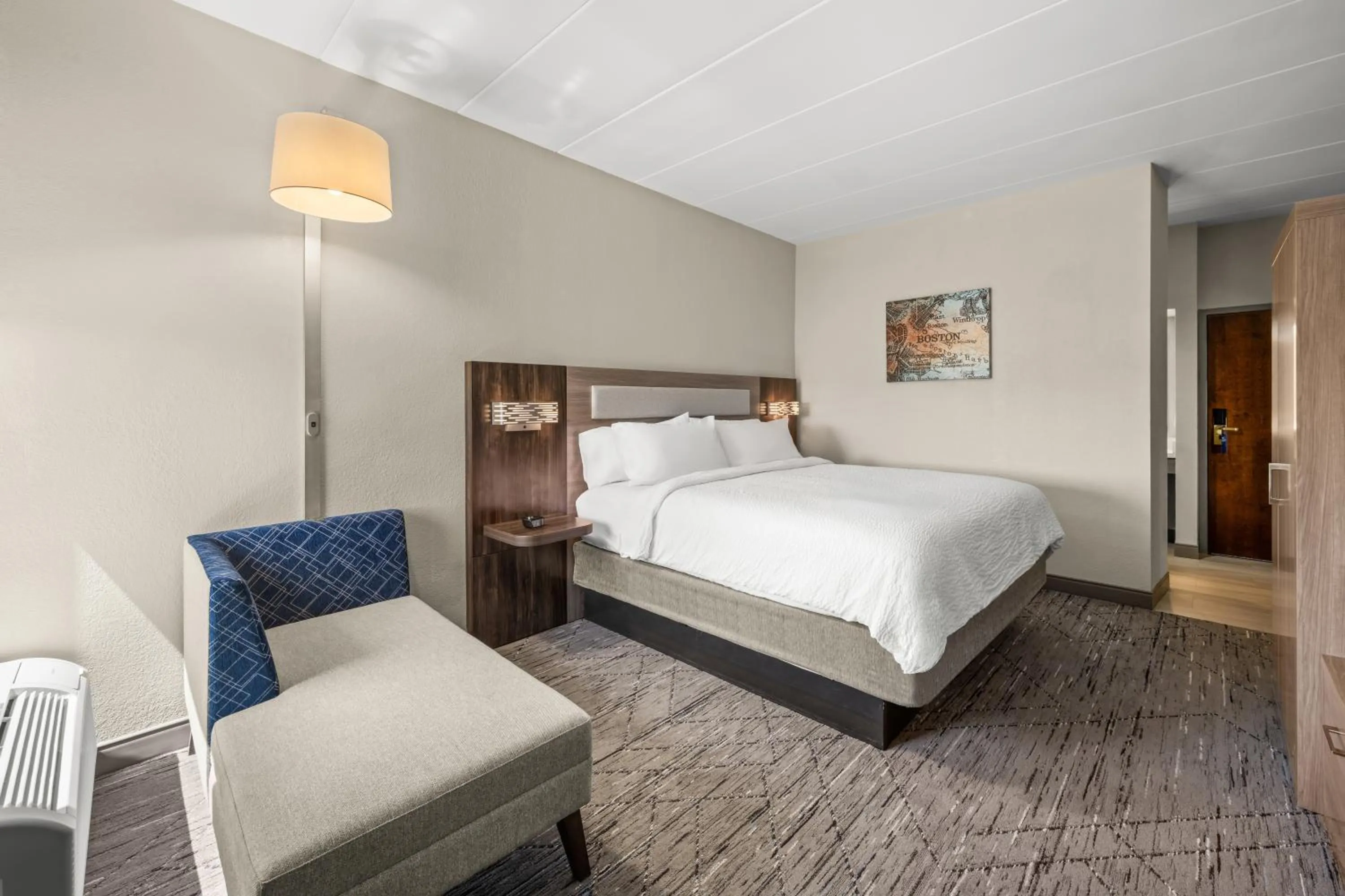Bed in Holiday Inn Express Boston North-Woburn by IHG