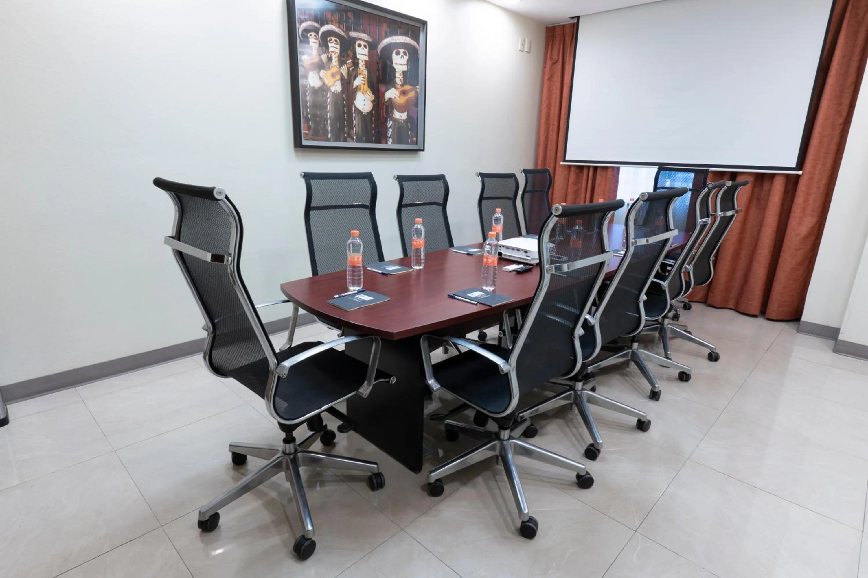 Meeting/conference room in Holiday Inn Express Guadalajara Aeropuerto by IHG