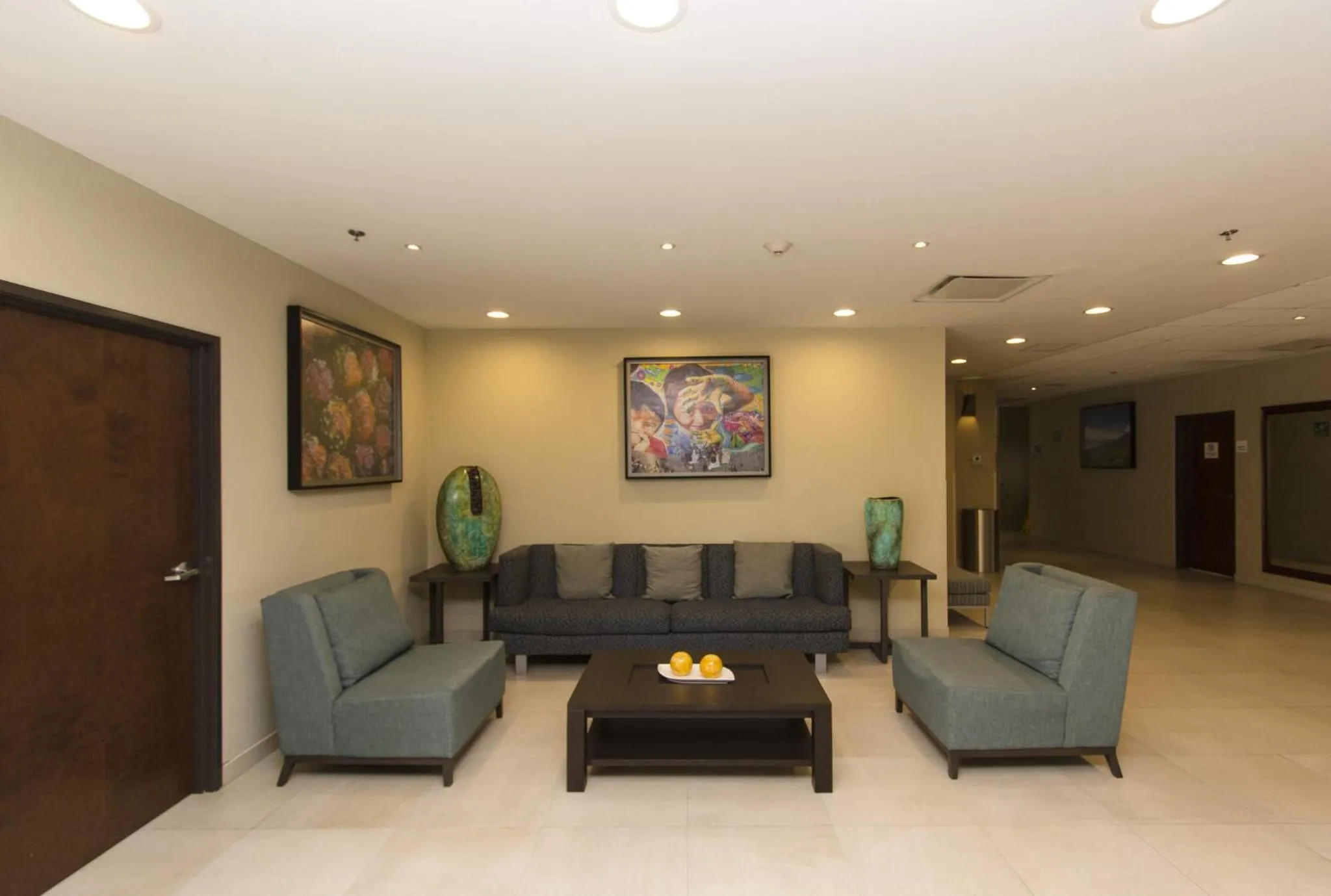 Property building in Holiday Inn Express Guadalajara Aeropuerto by IHG