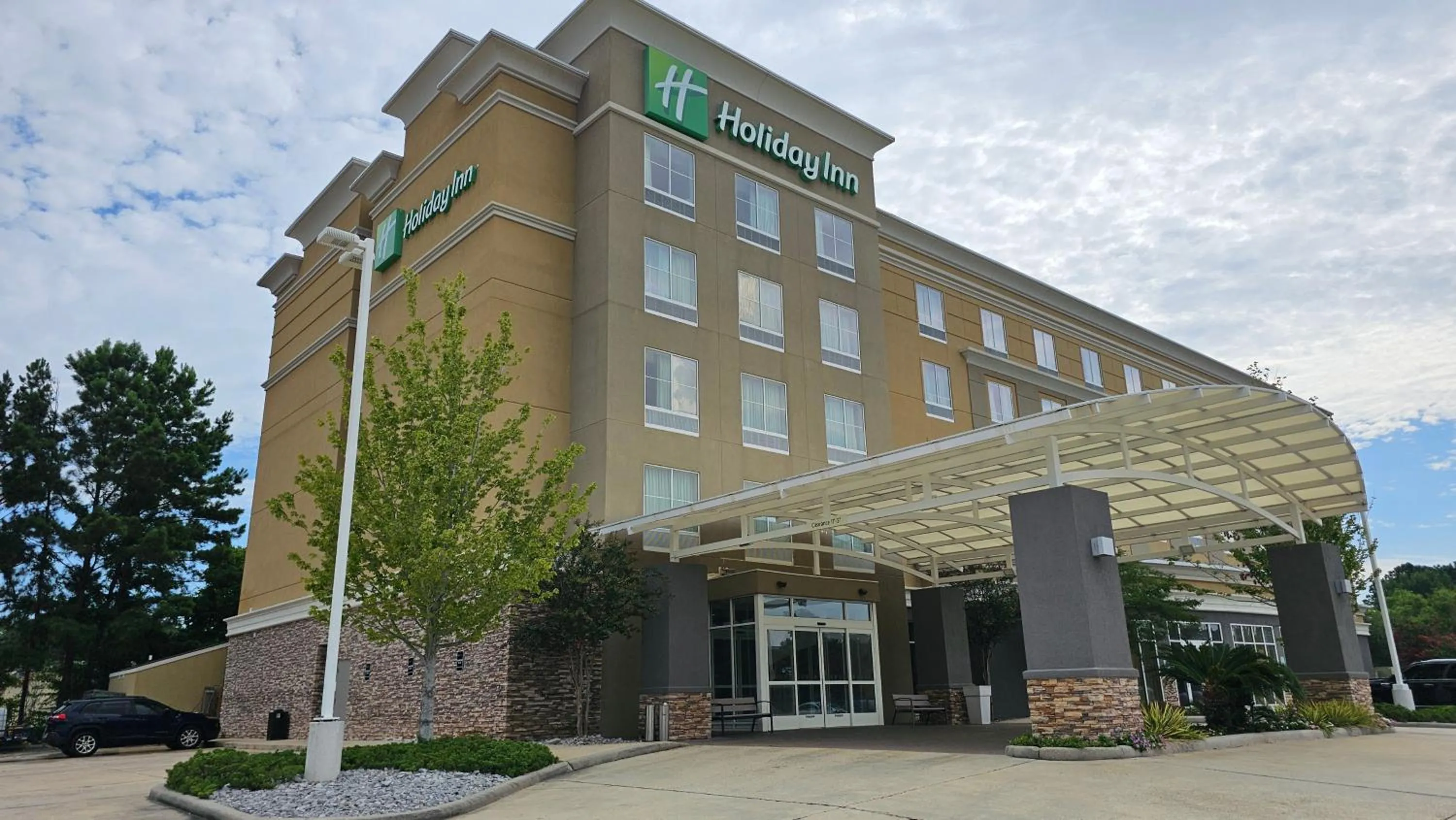 Property building in Holiday Inn Covington by IHG