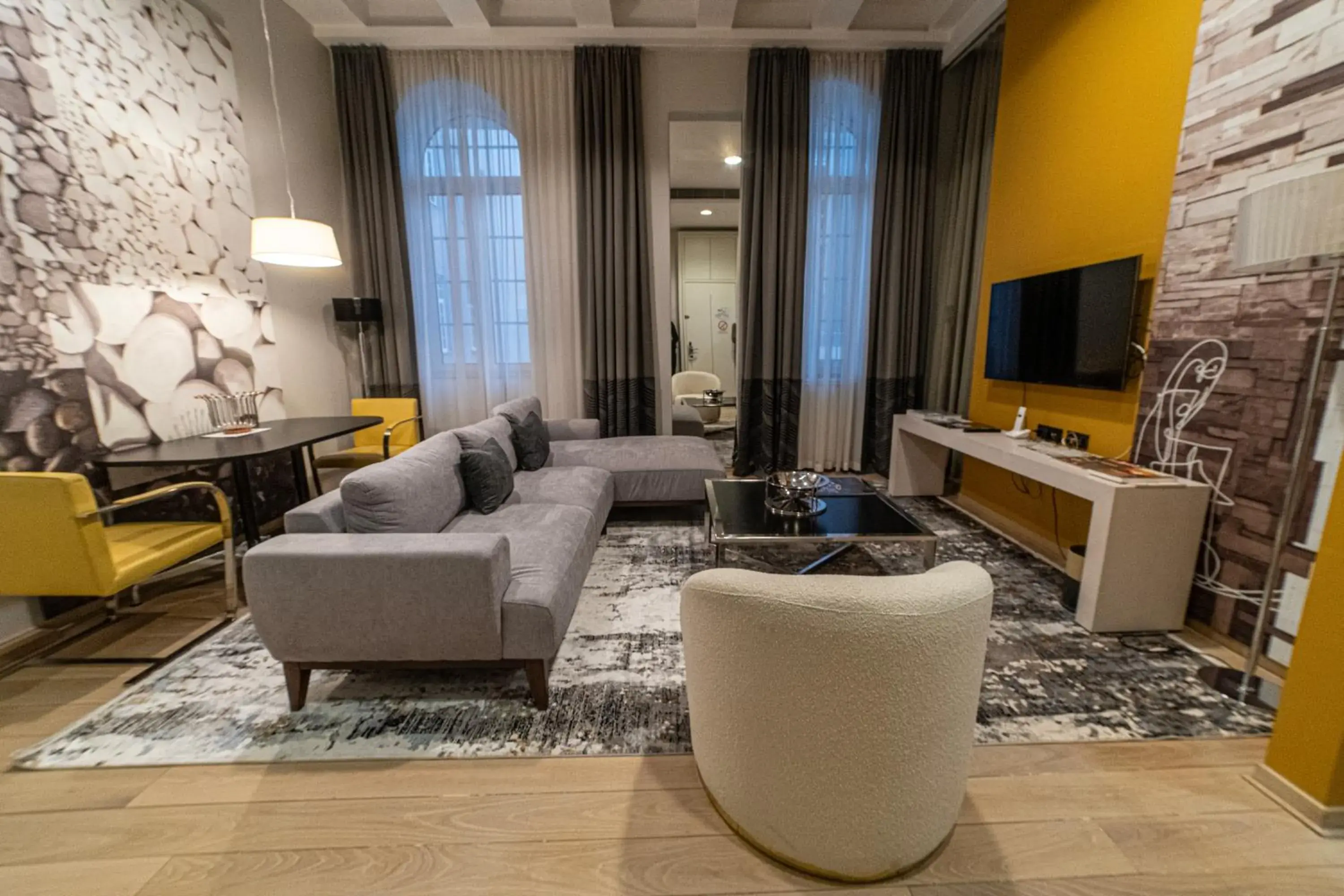 Superior One-Bedroom Apartment in Zepter Hotel Belgrade, member of Zepter Hotels Superior One-Bedroom Apartment in Zepter Hotel Belgrade, member of Zepter Hotels