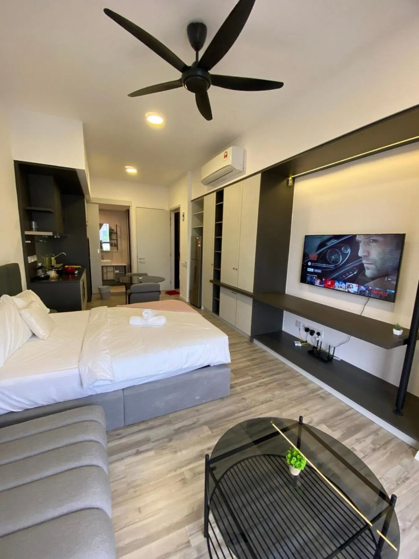 Bed in Millerz Square Old Klang Road