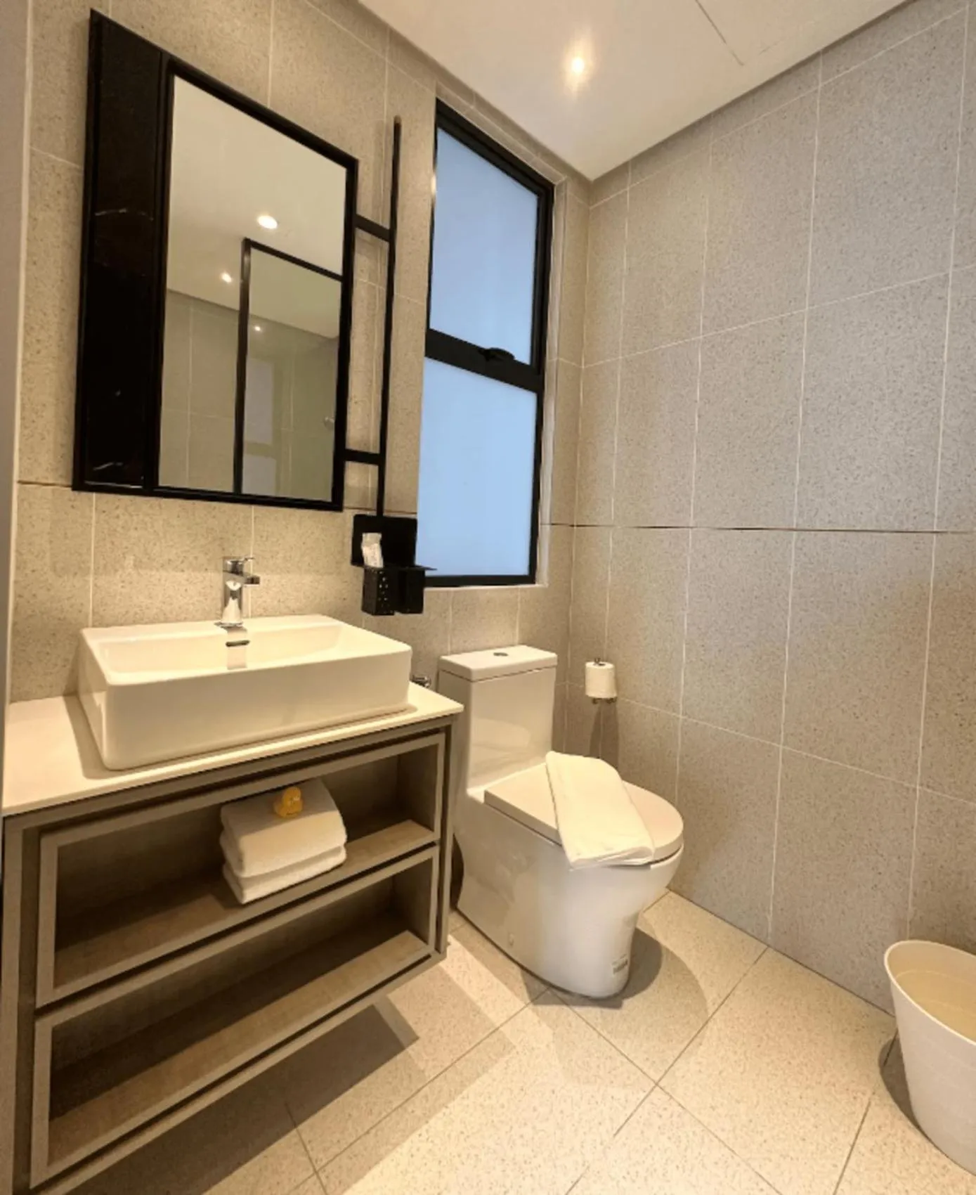 Shower in Millerz Square Old Klang Road