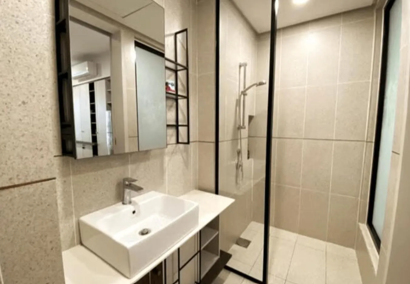 Shower in Millerz Square Old Klang Road