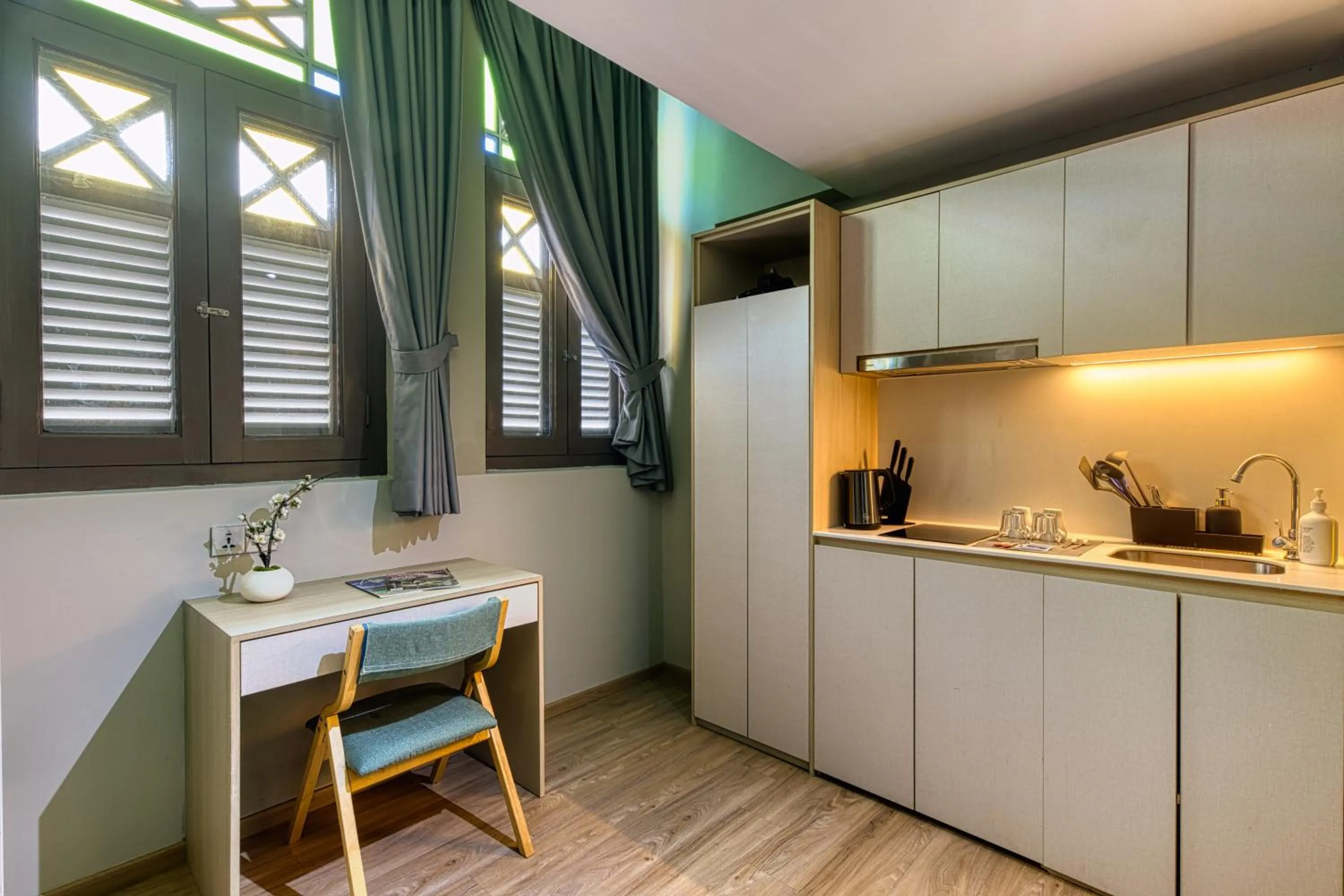 Kitchen or kitchenette in Habyt Studios Kallang