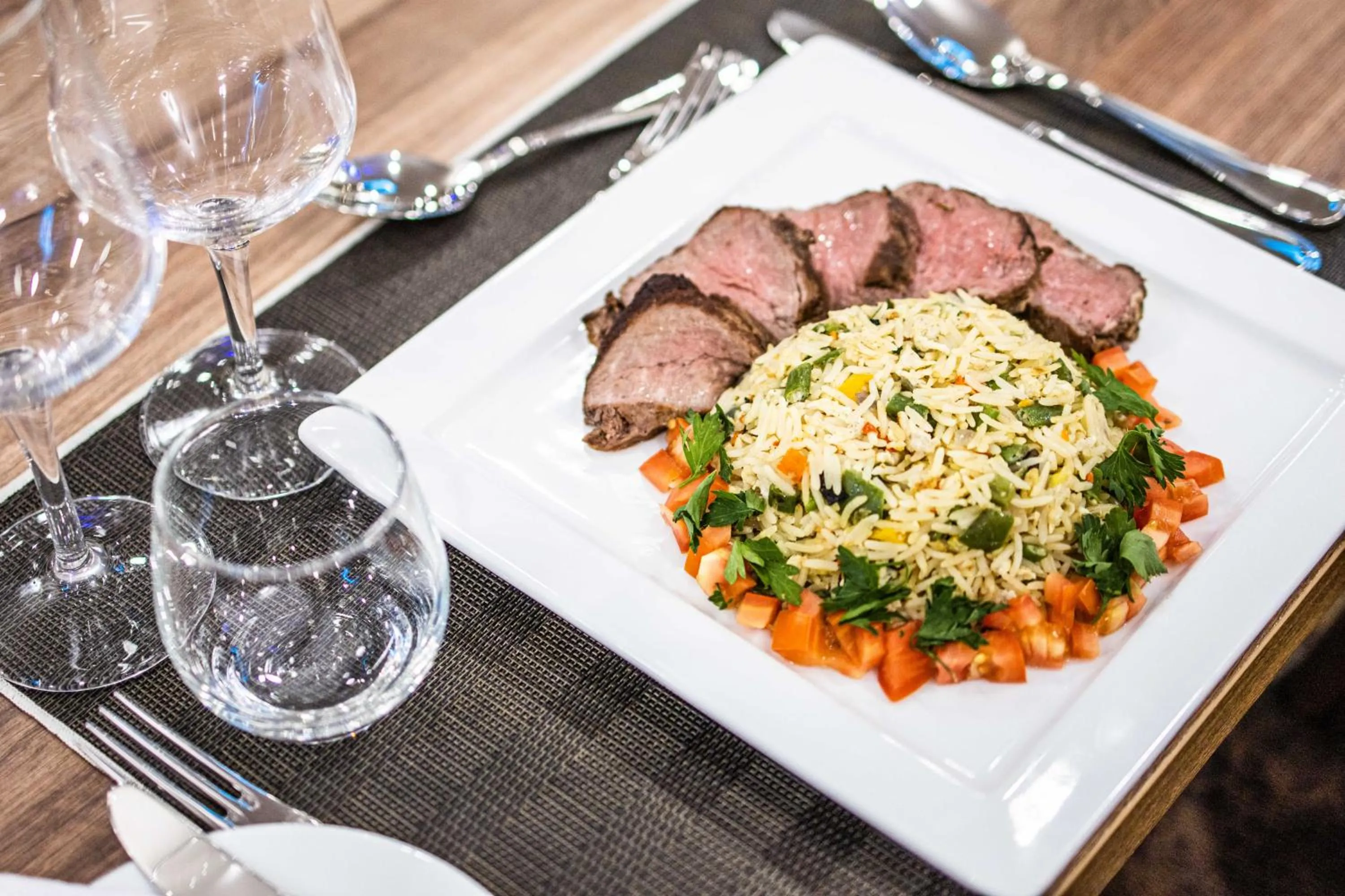 Food and drinks in BON Hotel Octagon