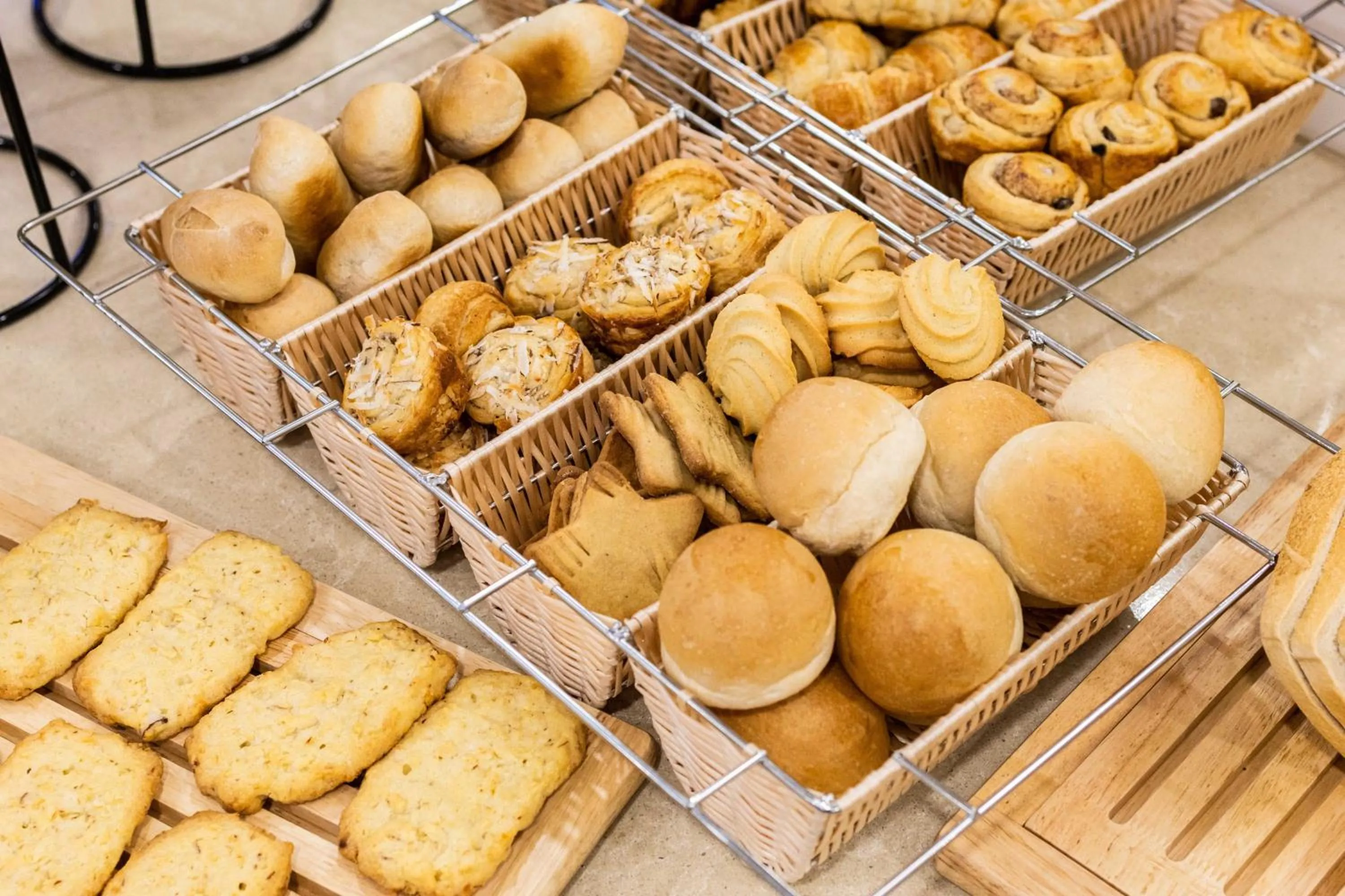 Restaurant/places to eat in BON Hotel Octagon