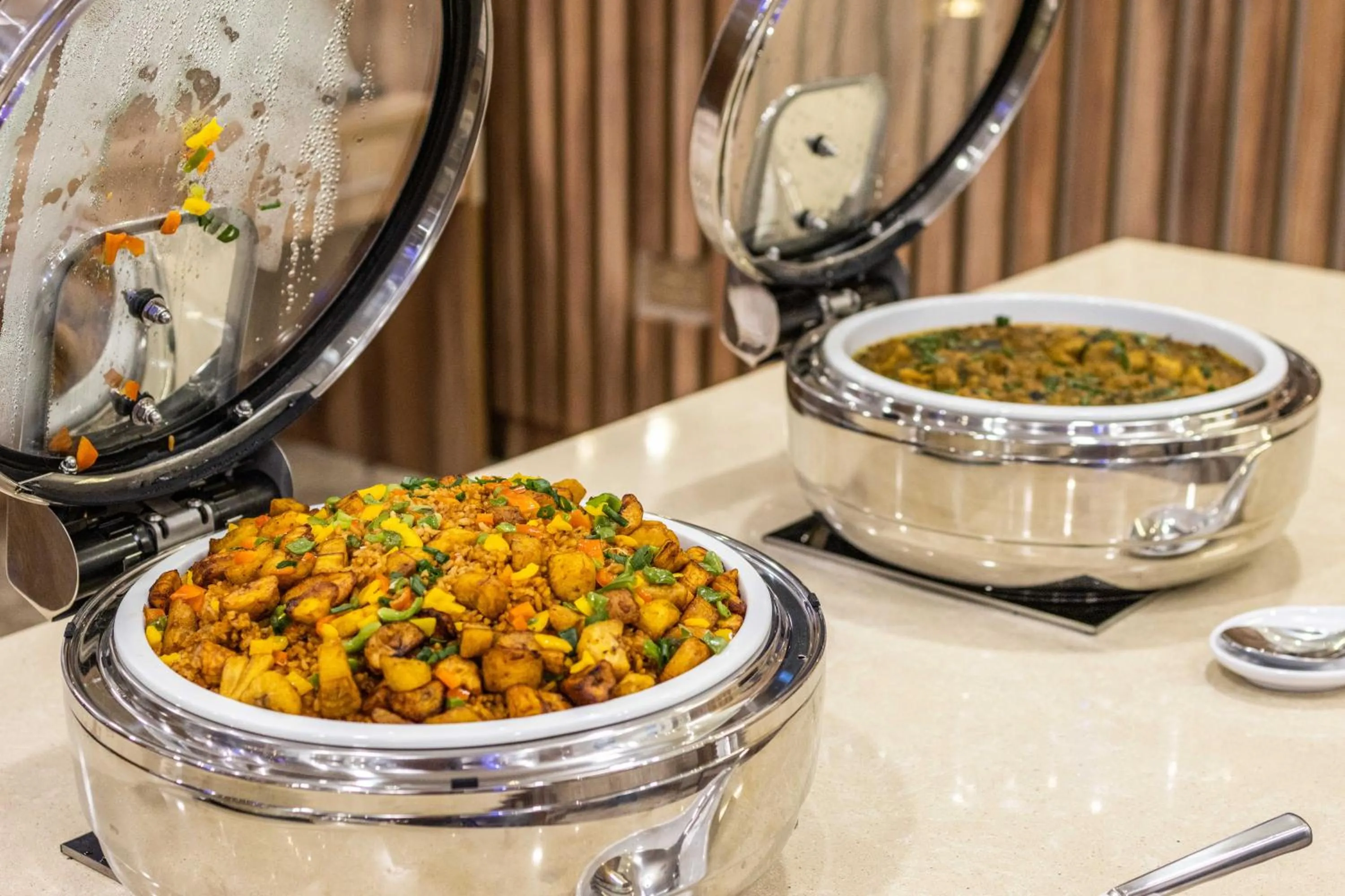 Food and drinks in BON Hotel Octagon