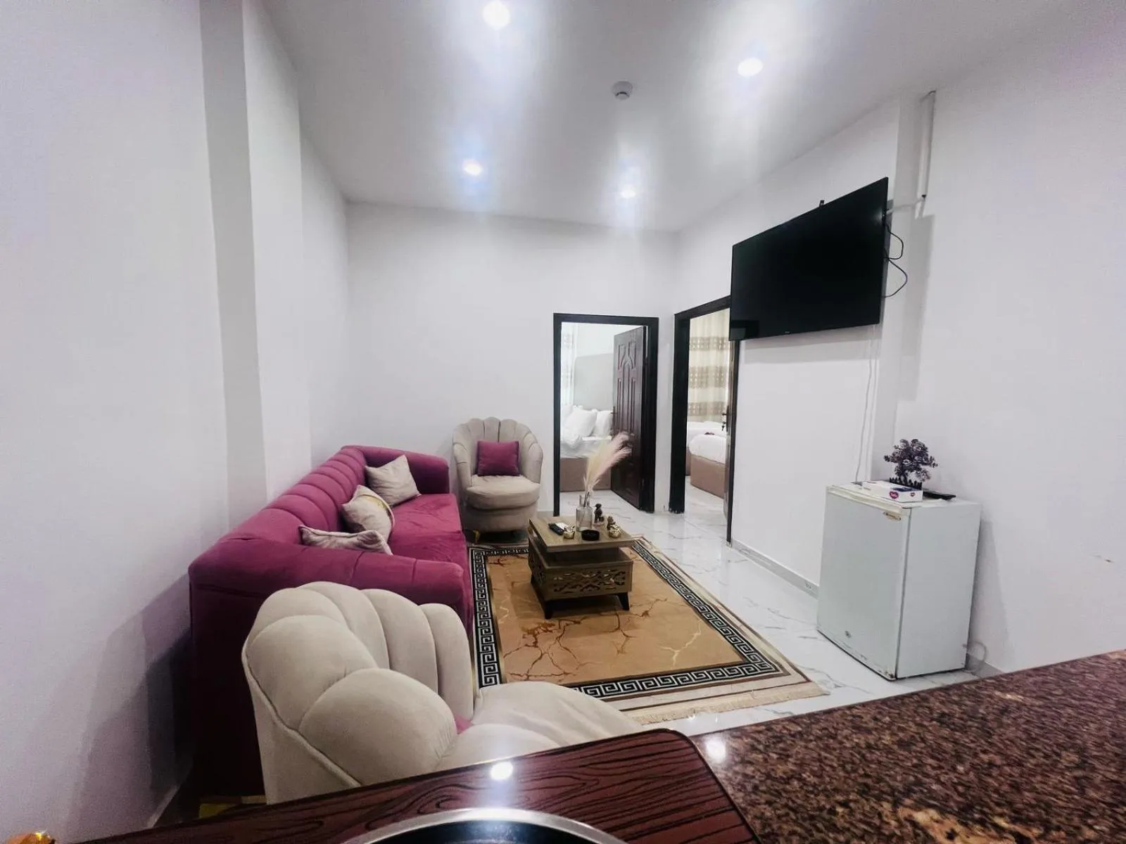 Living room, Bed in Jerash Hotel