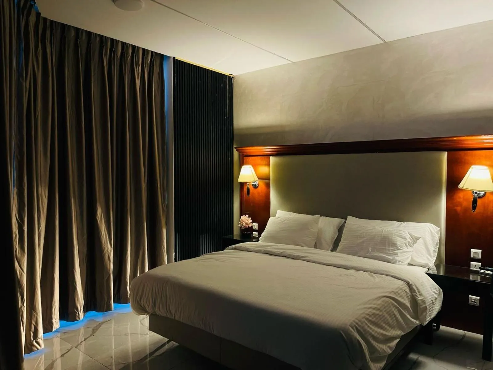 Photo of the whole room, Bed in Jerash Hotel