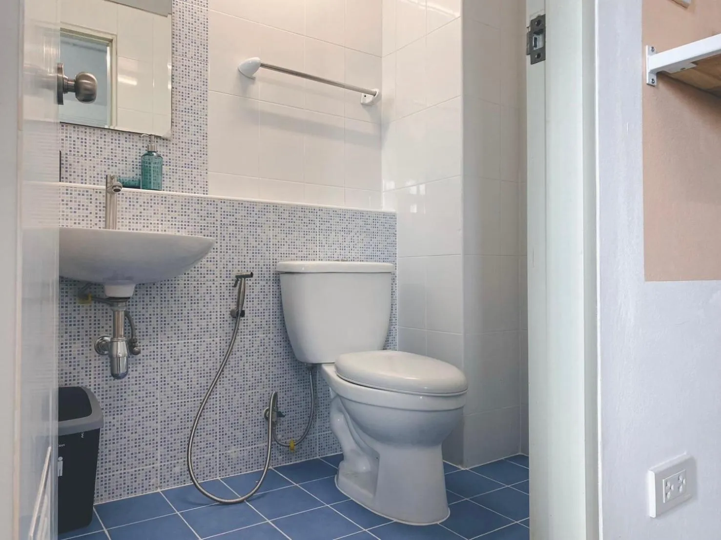 The Giftown Bangkok, Talat Phlu