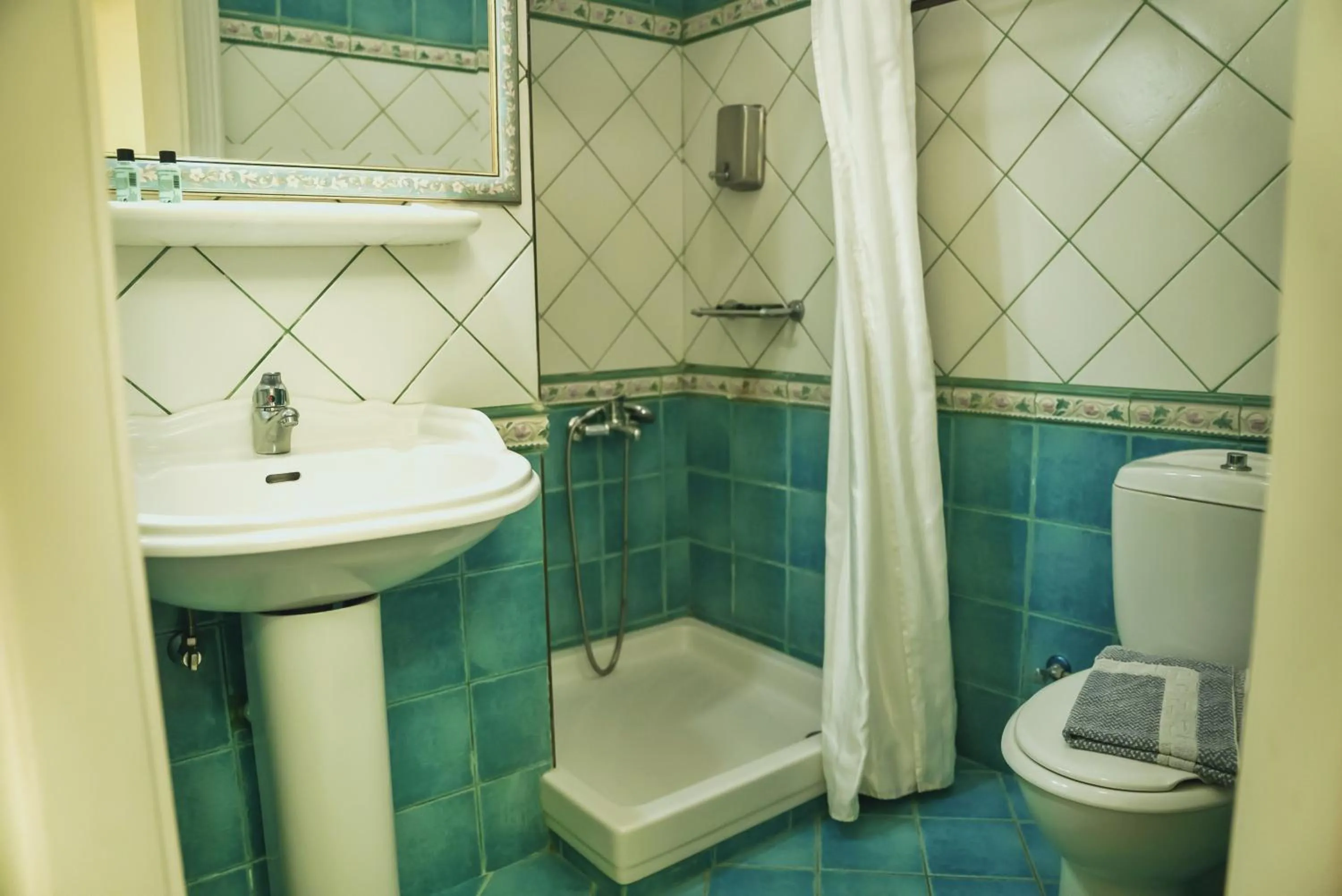 Shower in Archontiko Eleni Hotel