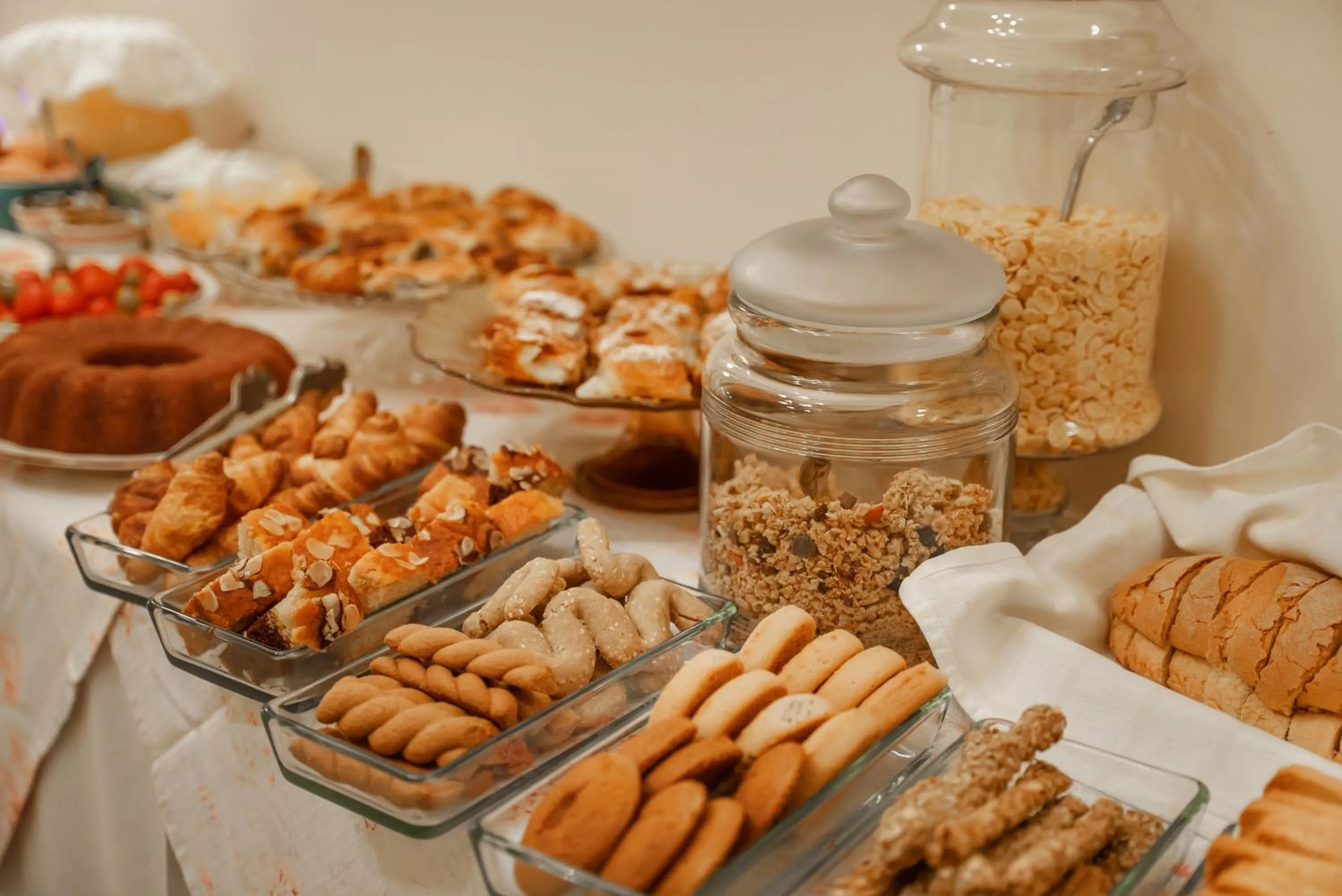 Food and drinks in Archontiko Eleni Hotel