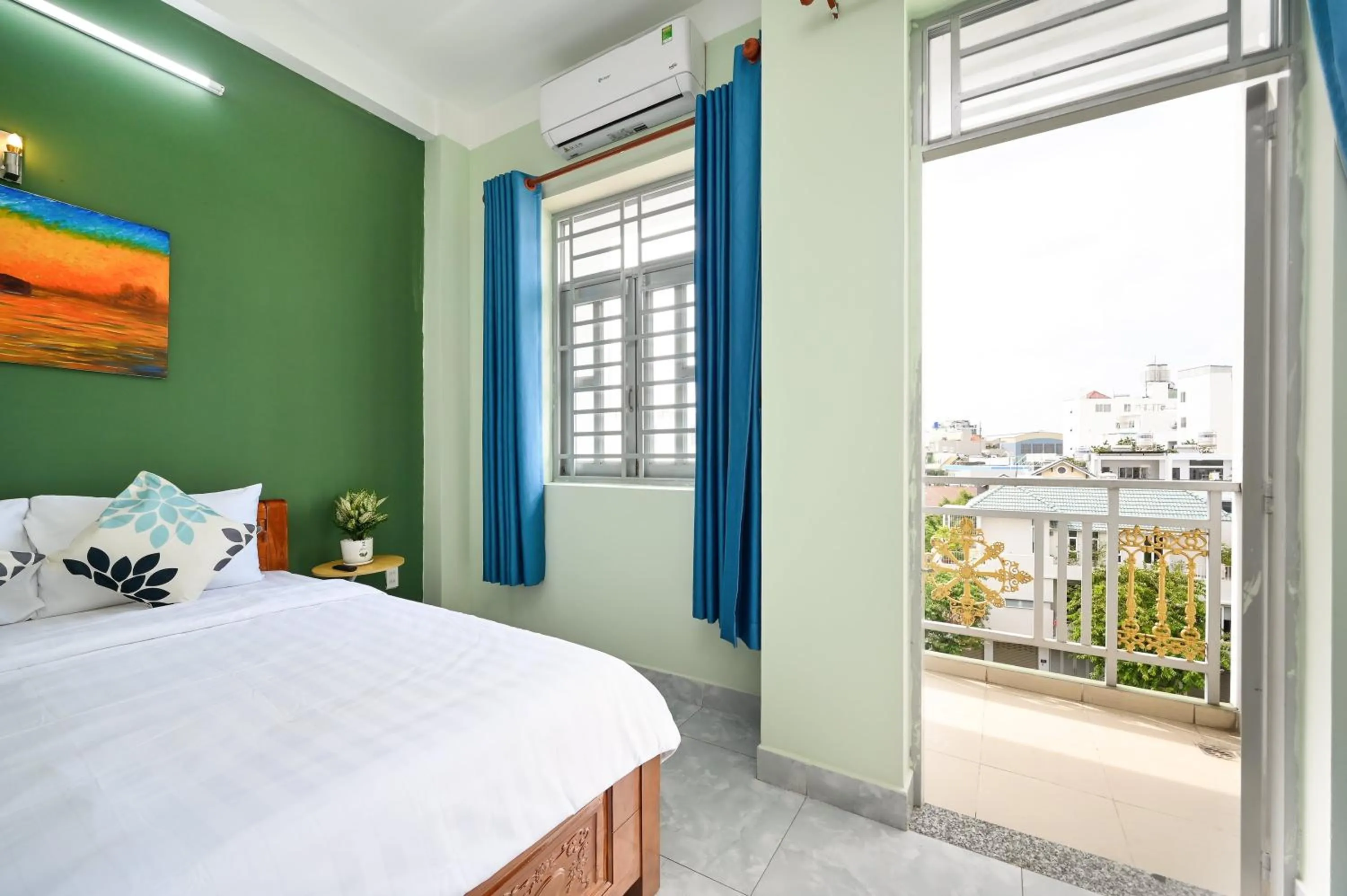 Bedroom, Bed in Montana Hotel & Aparment Saigon Airport