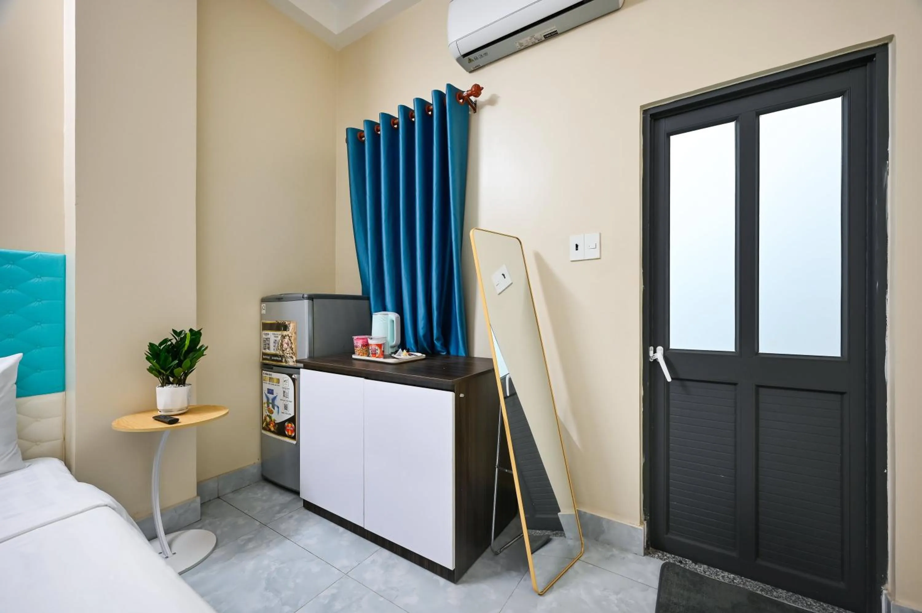 Bedroom, Bed in Montana Hotel & Aparment Saigon Airport