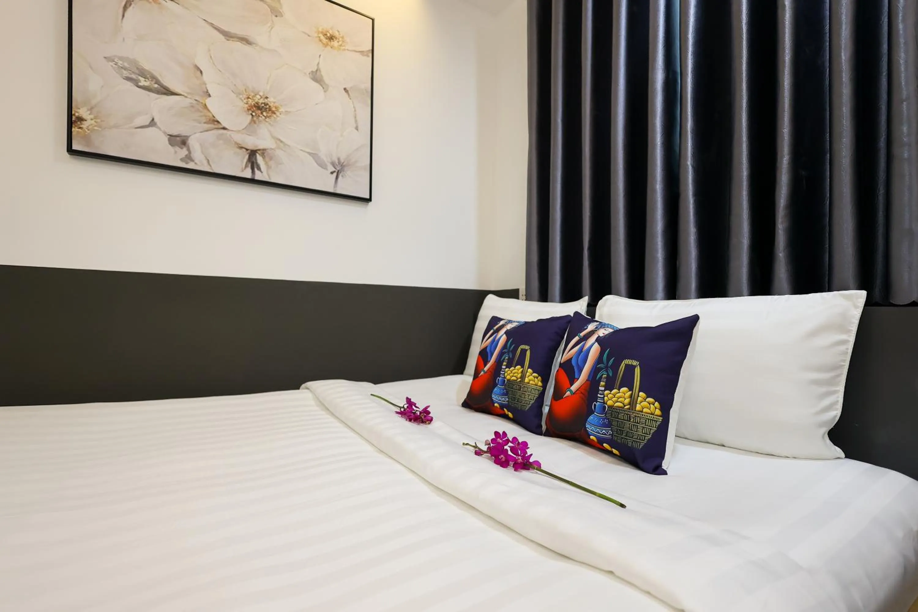 Bed in Ruby Star Hotel Nam Quoc Cang