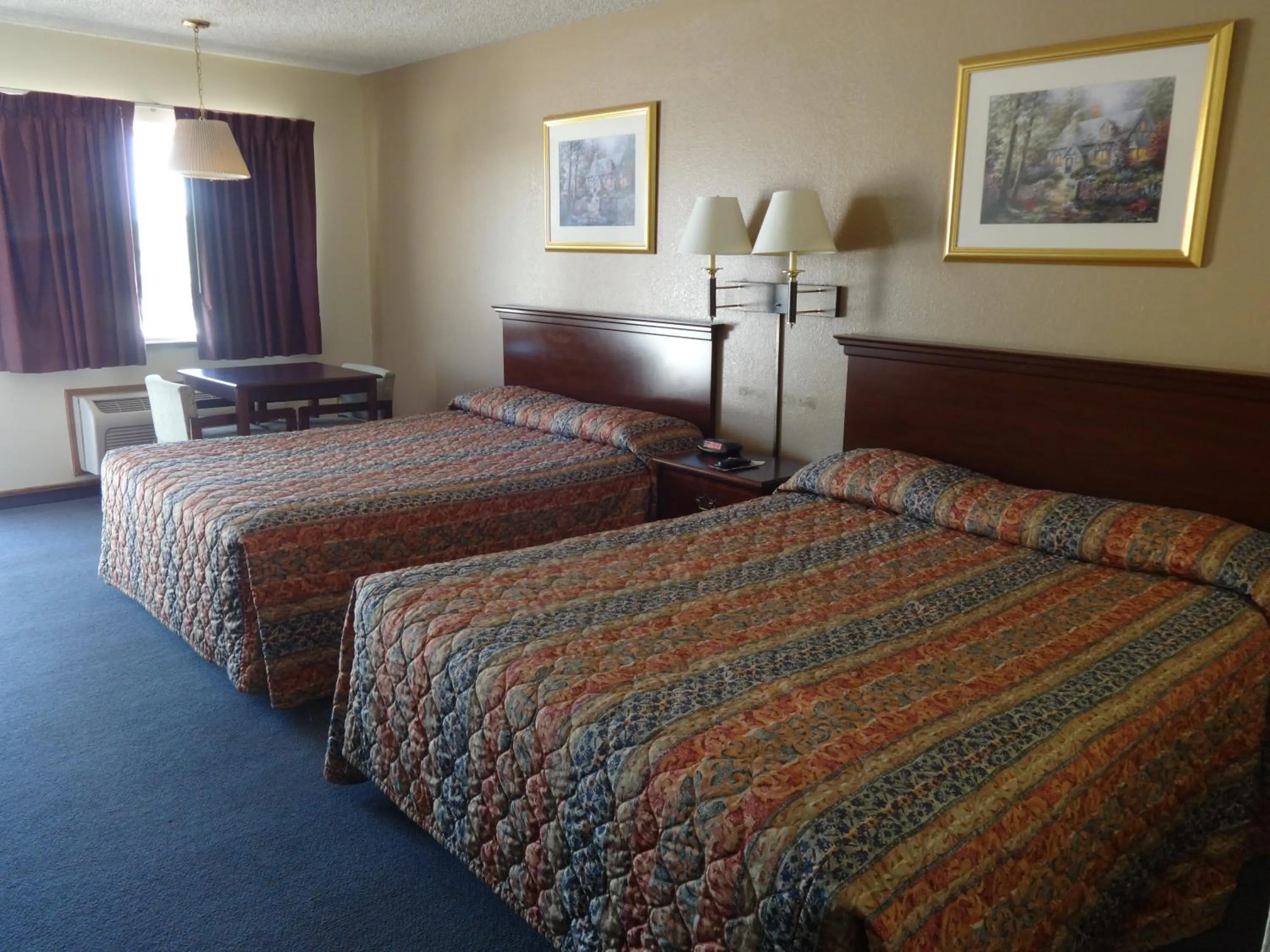 Bed in National 9 Inn