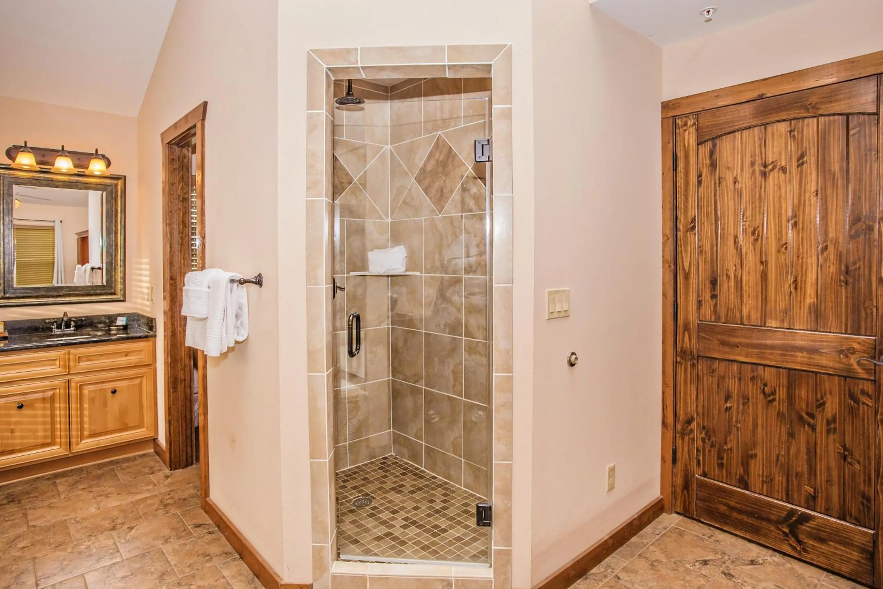 Bathroom in The Lodges of the Great Smoky Mountains