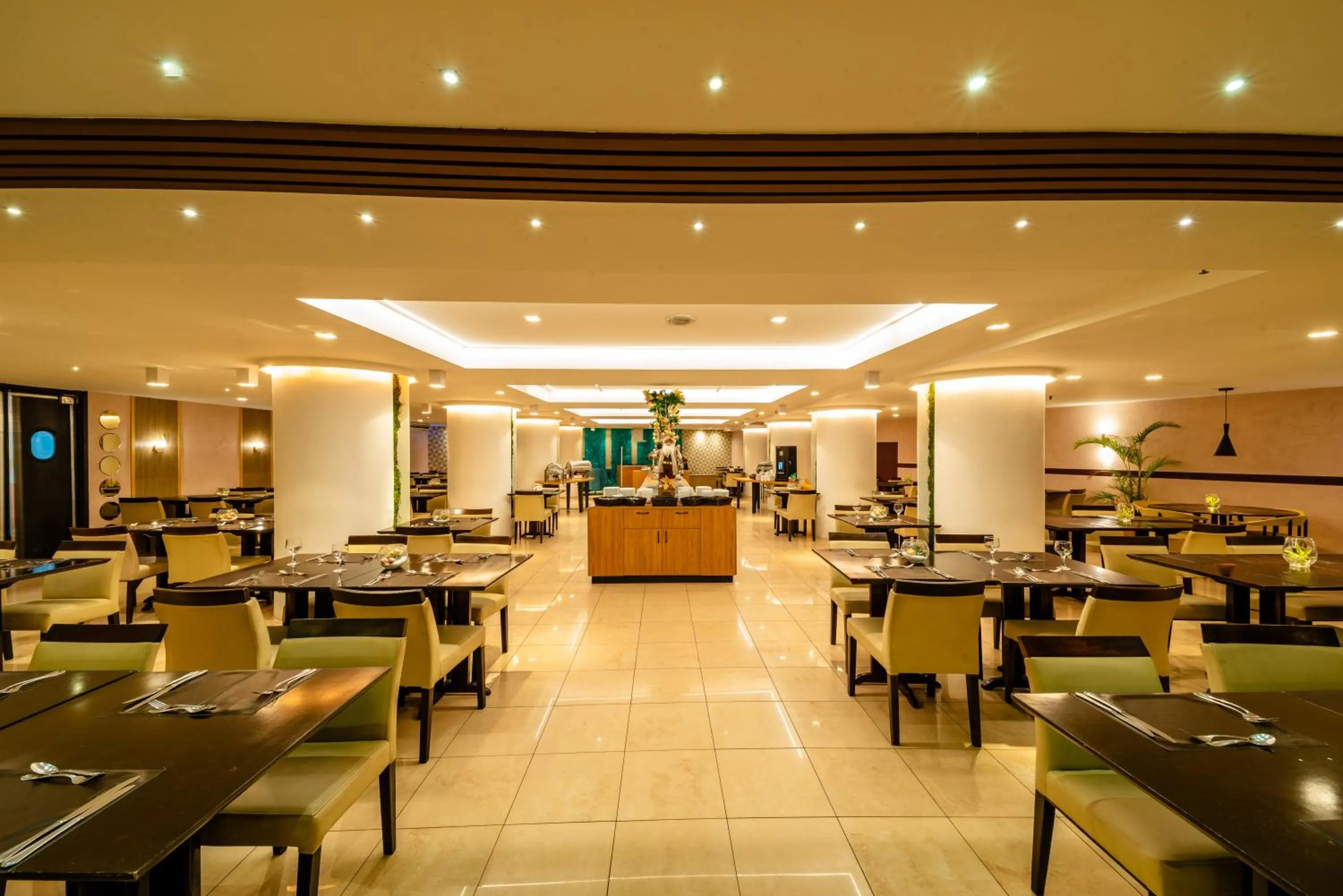 Restaurant/places to eat in Oasis Imperial & Fortaleza