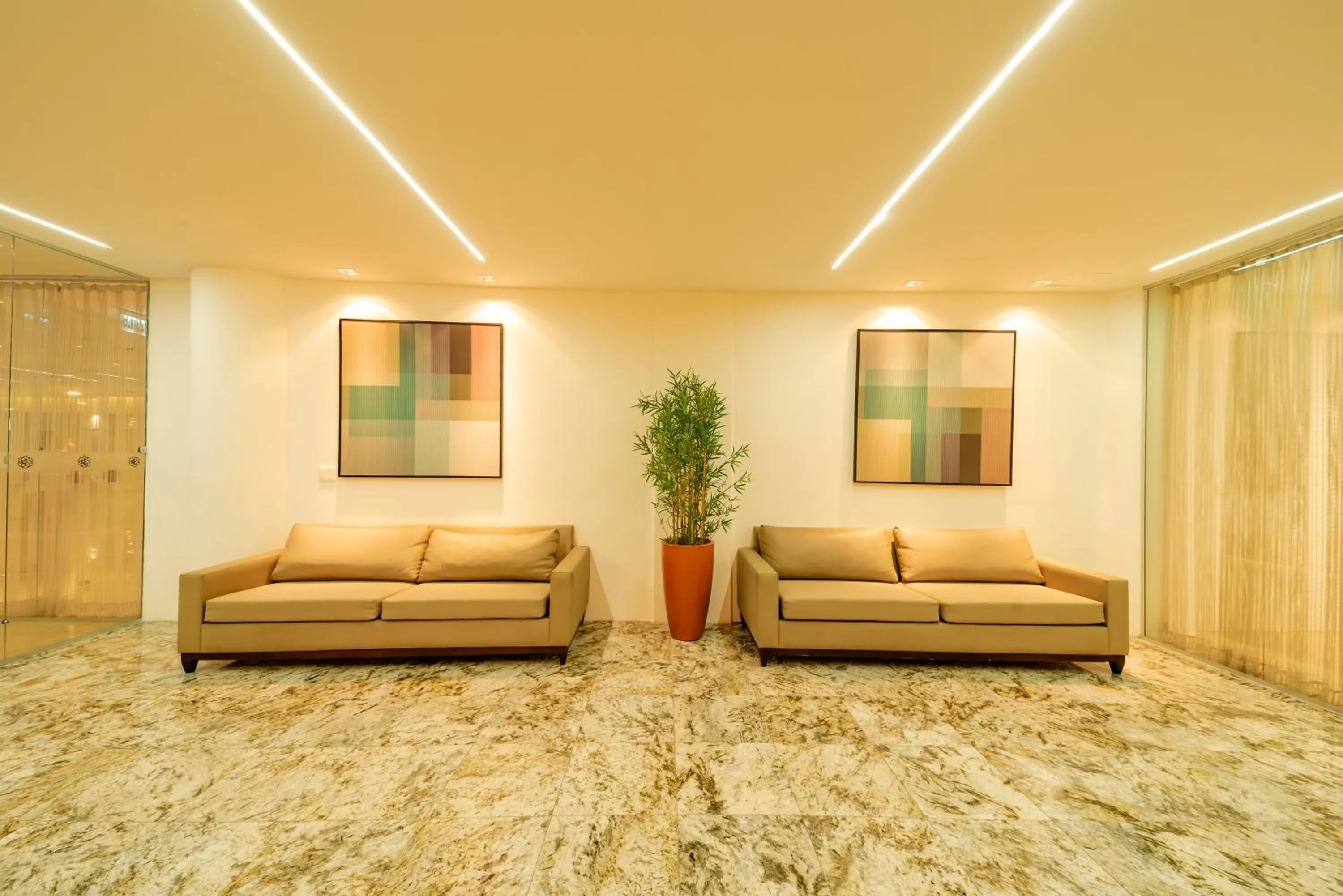 Business facilities in Oasis Imperial & Fortaleza