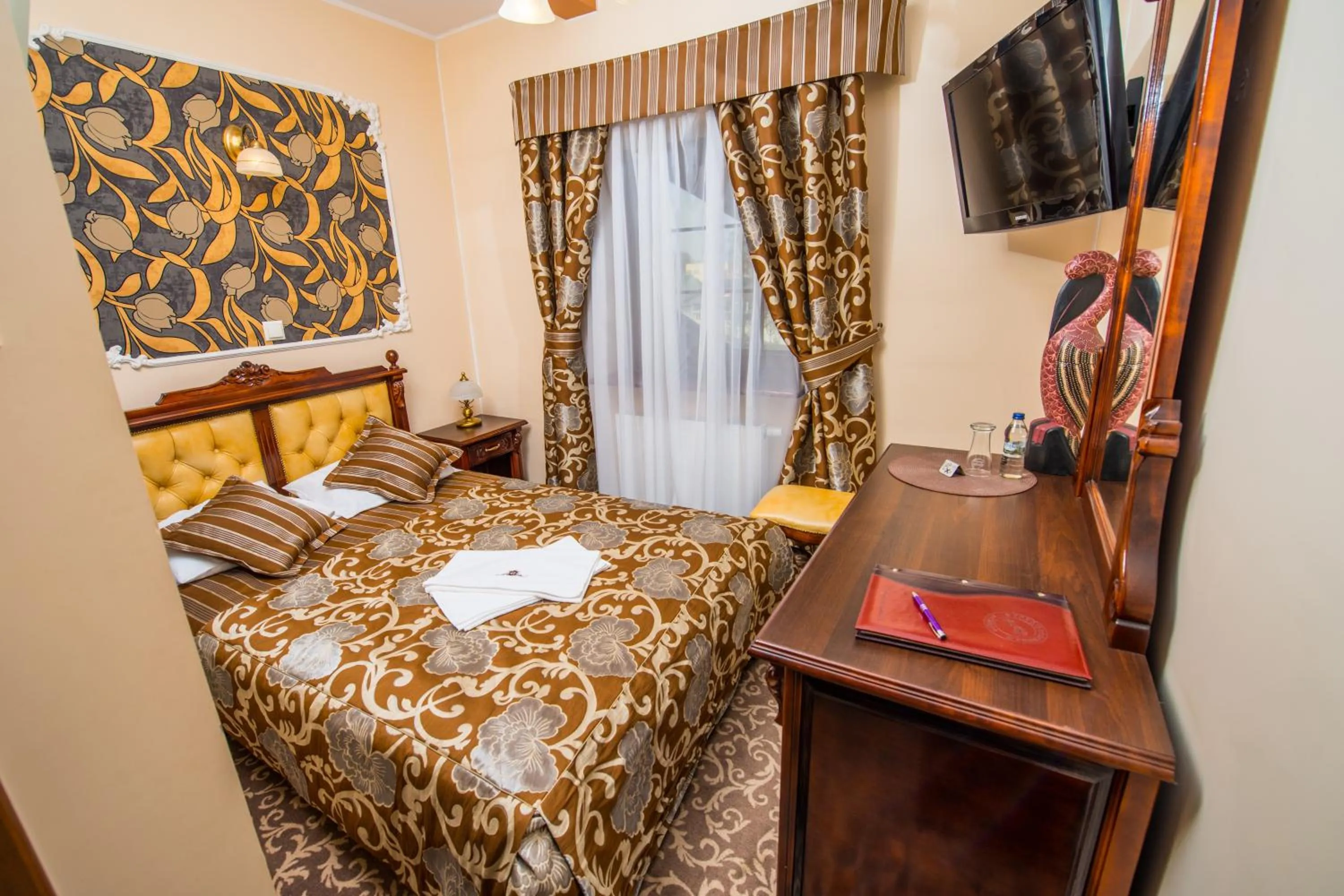 Photo of the whole room, Bed in Hotel & Restauracja Gniecki