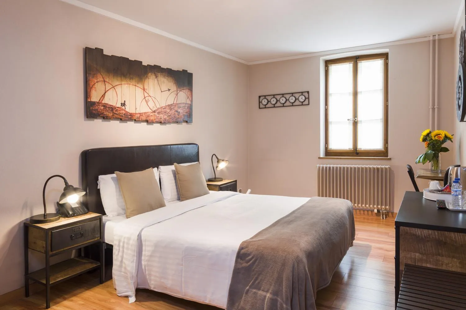 Bed in Auberge Communale de Carouge