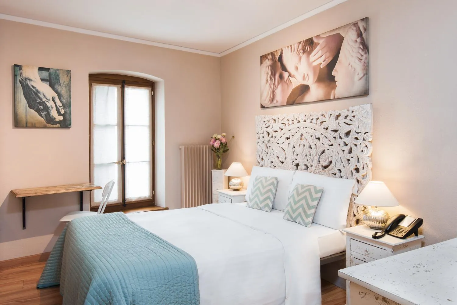 Photo of the whole room, Bed in Auberge Communale de Carouge