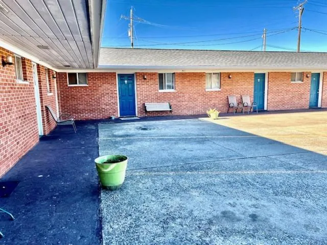 Property building in Travelers Inn Olney