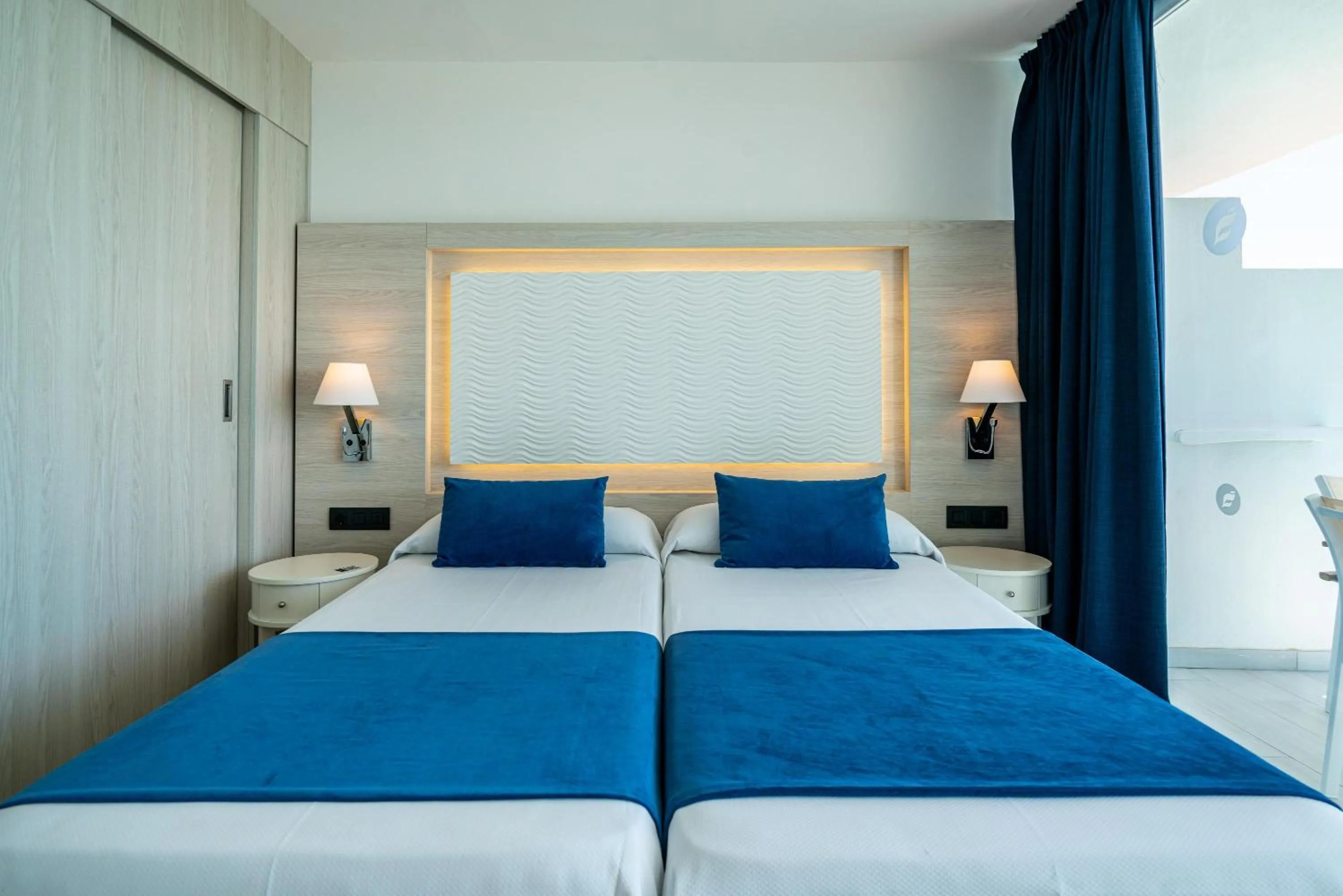 Photo of the whole room, Bed in THB Sa Coma Platja