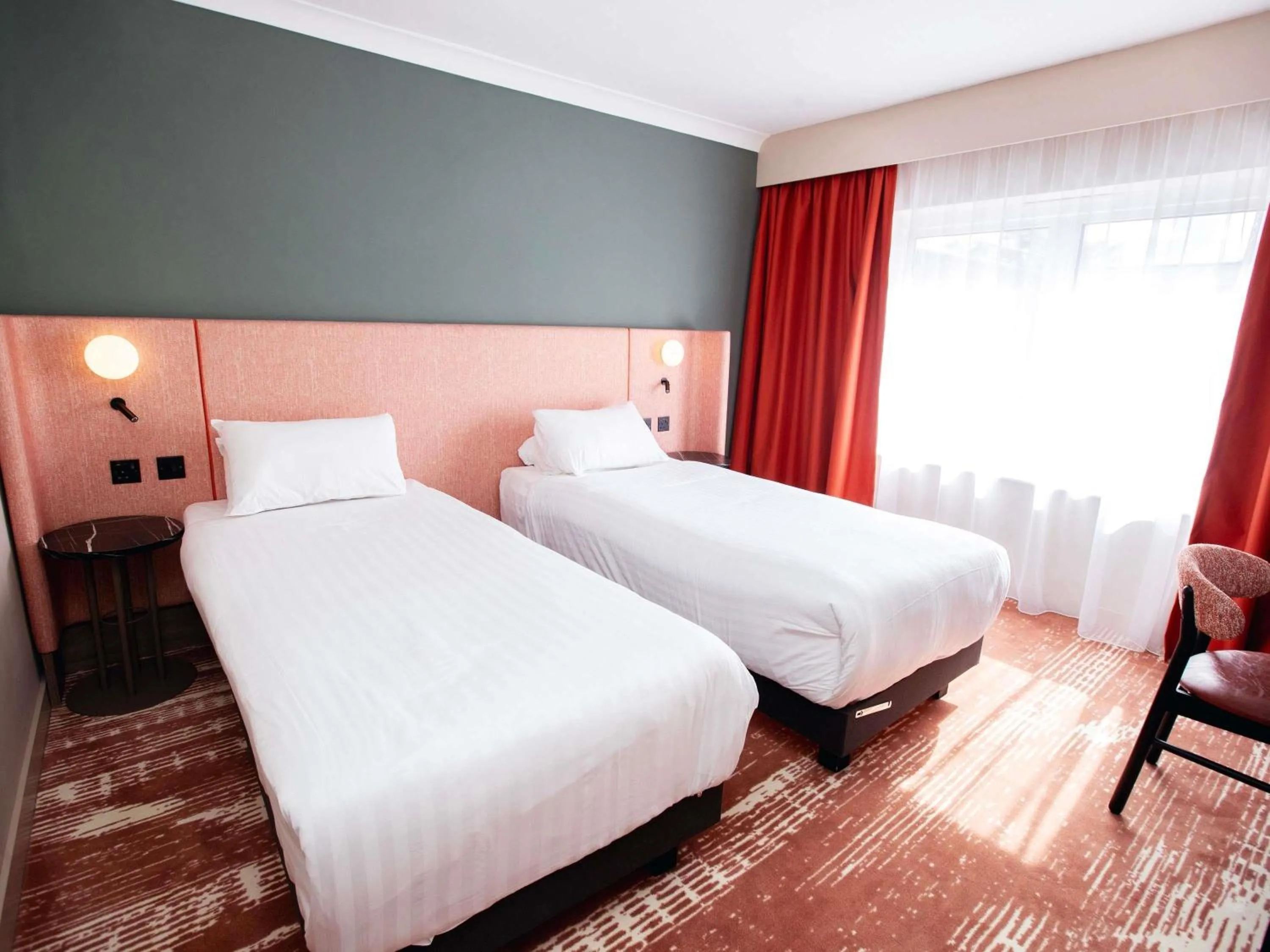 Bedroom, Bed in Mercure Thurrock Stifford Hall