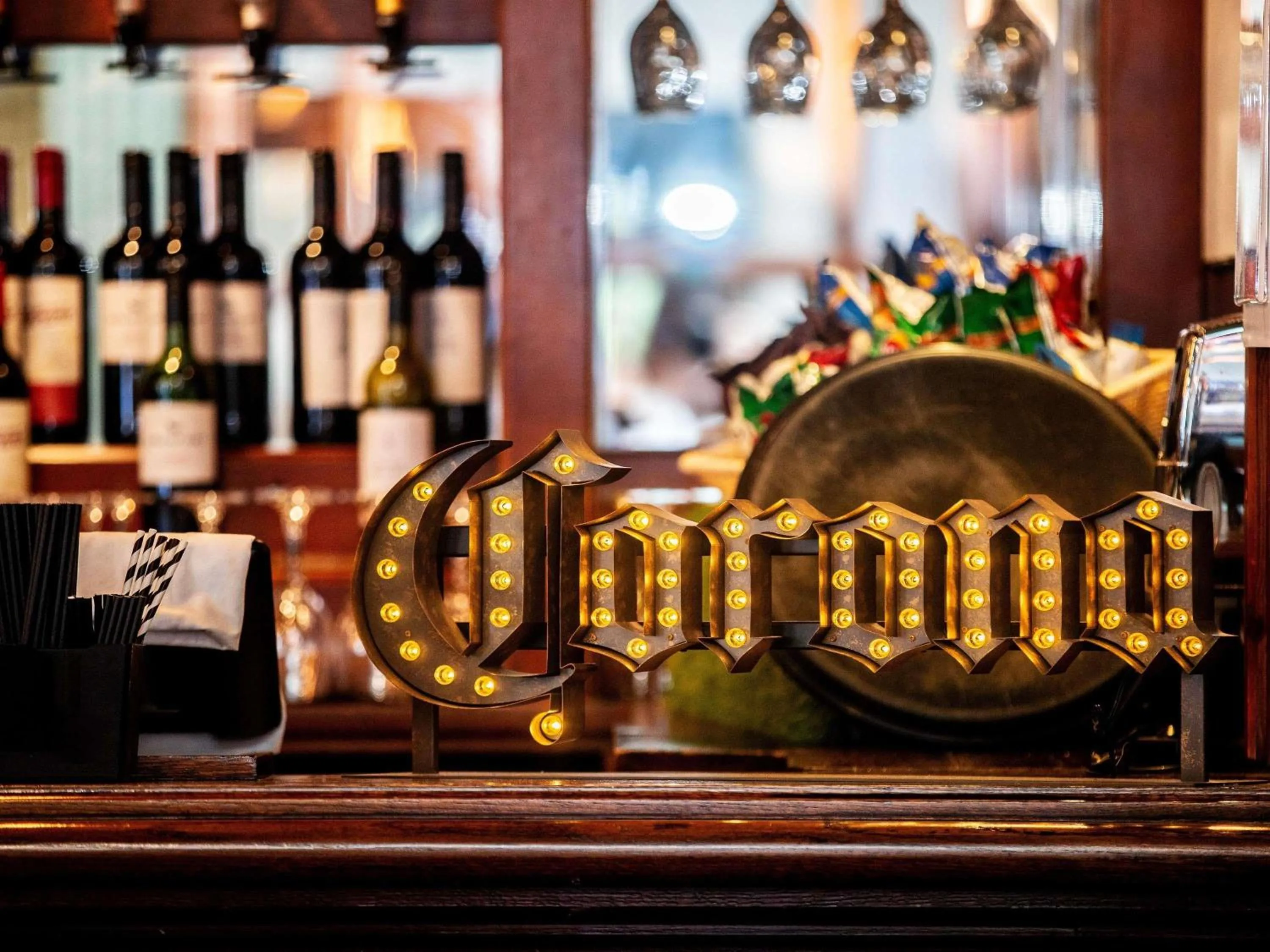 Lounge or bar in Mercure Thurrock Stifford Hall