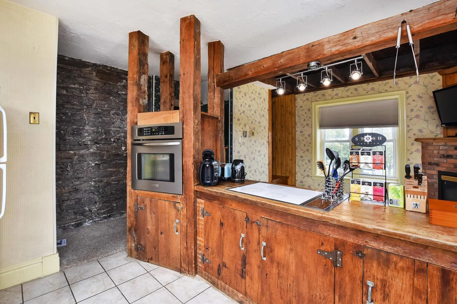 Kitchen or kitchenette in Noble Suites