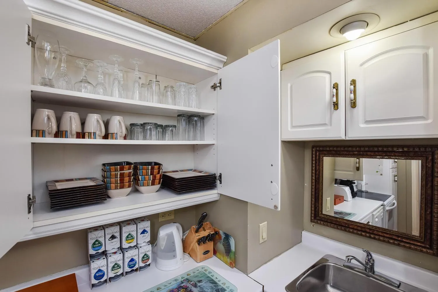 Kitchen or kitchenette in Noble Suites