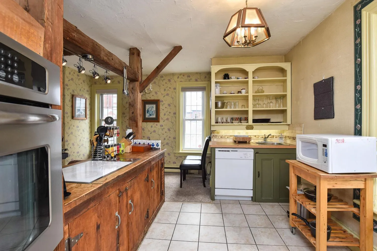 Kitchen or kitchenette in Noble Suites