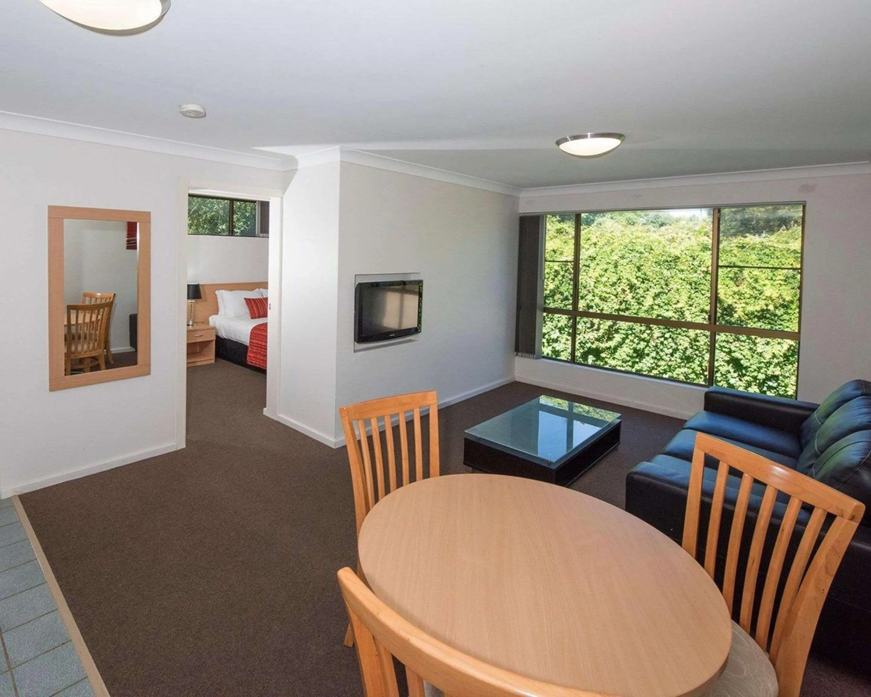 Photo of the whole room in Comfort Inn Grammar View