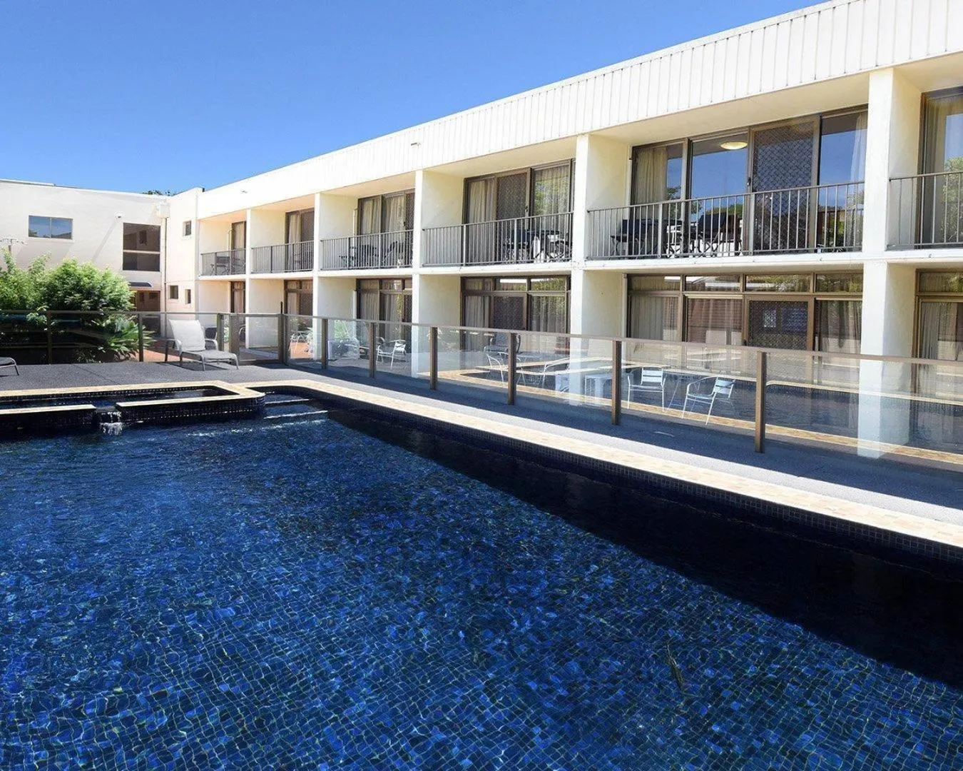 Swimming pool in Comfort Inn Grammar View
