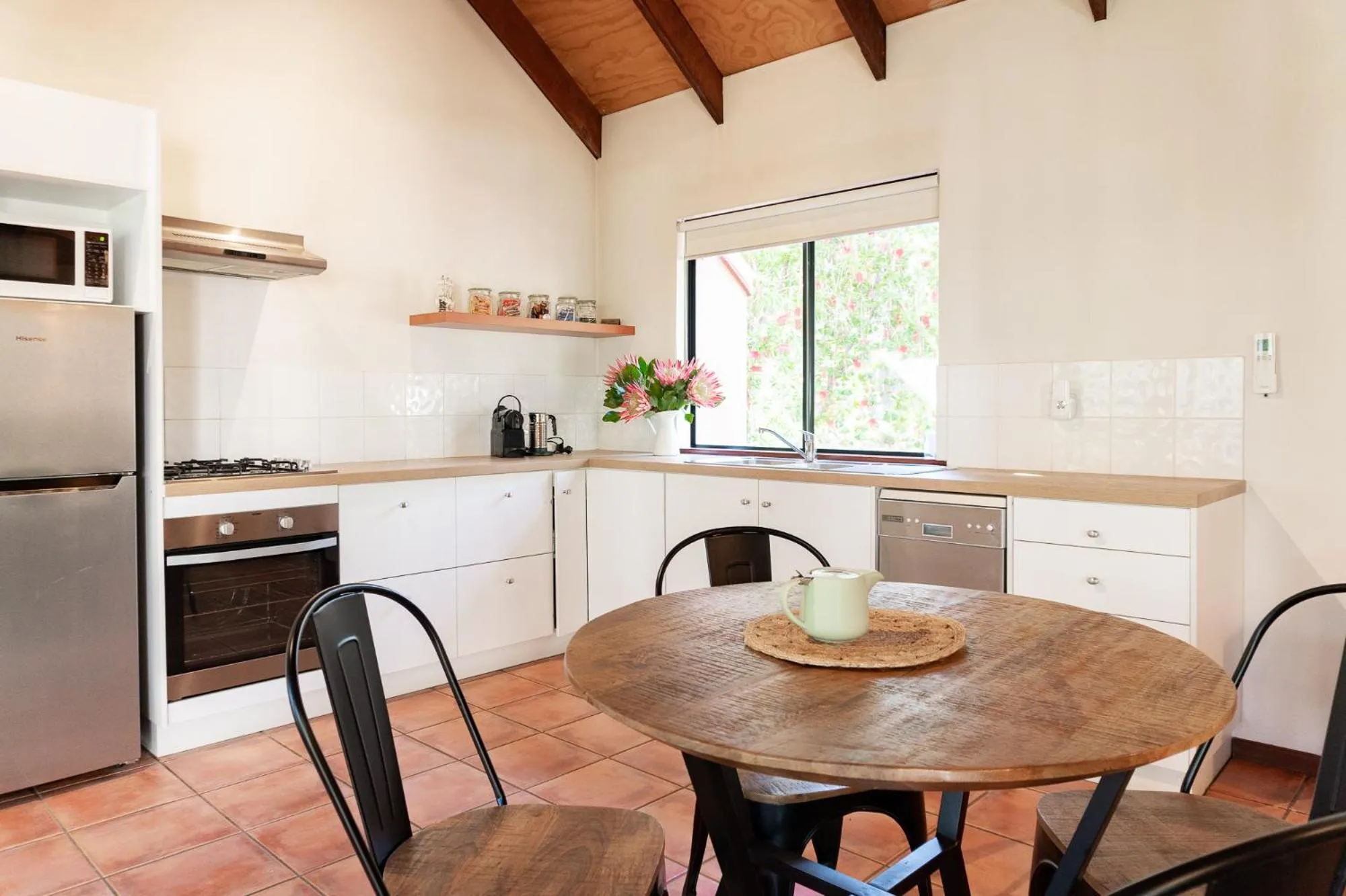 Coffee/tea facilities in Forest Rise Chalets and Lodge